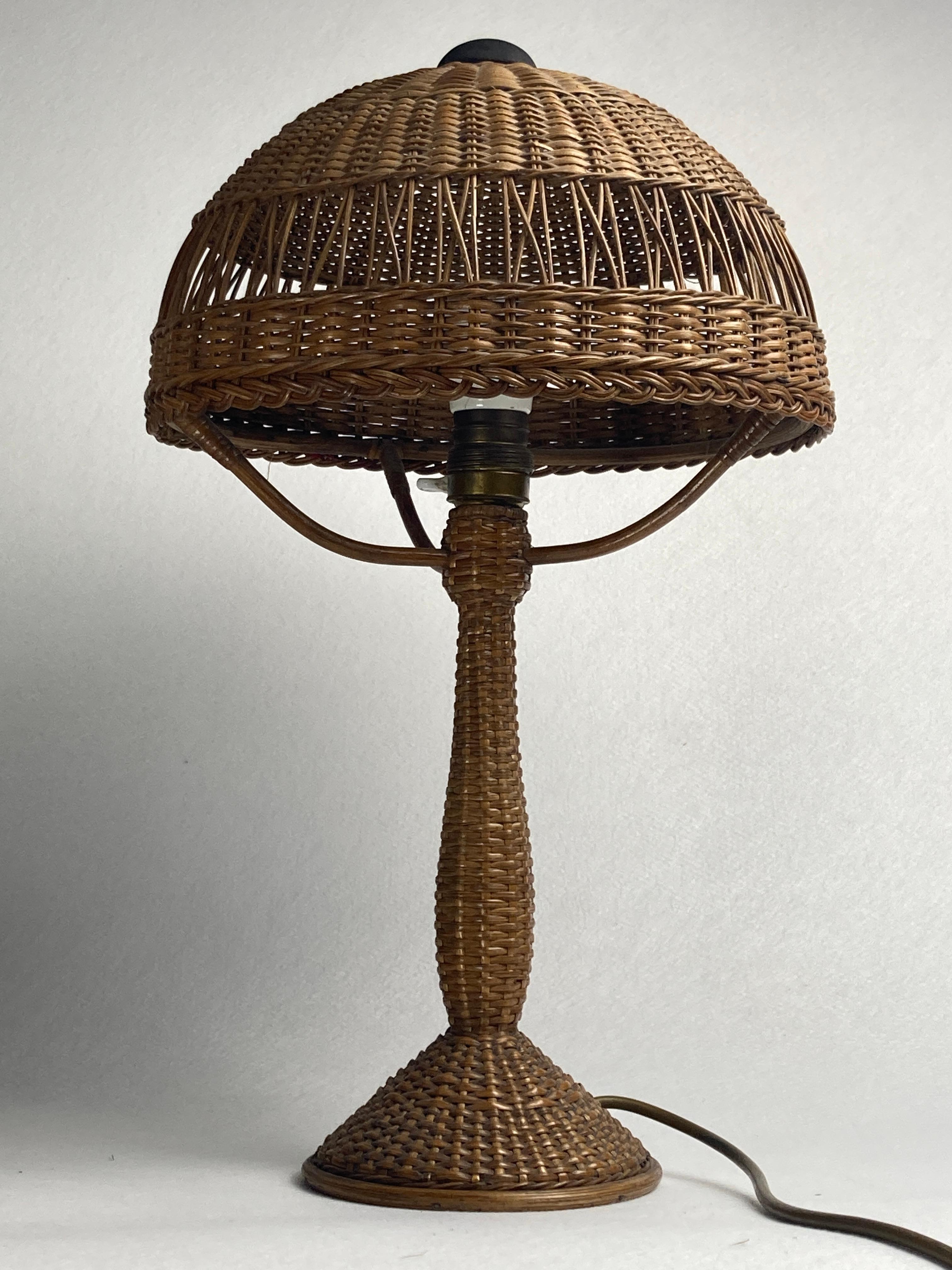 Art deco rattan wicker mushroom table lamp, ca 1930s In Good Condition In Zaandam, NL