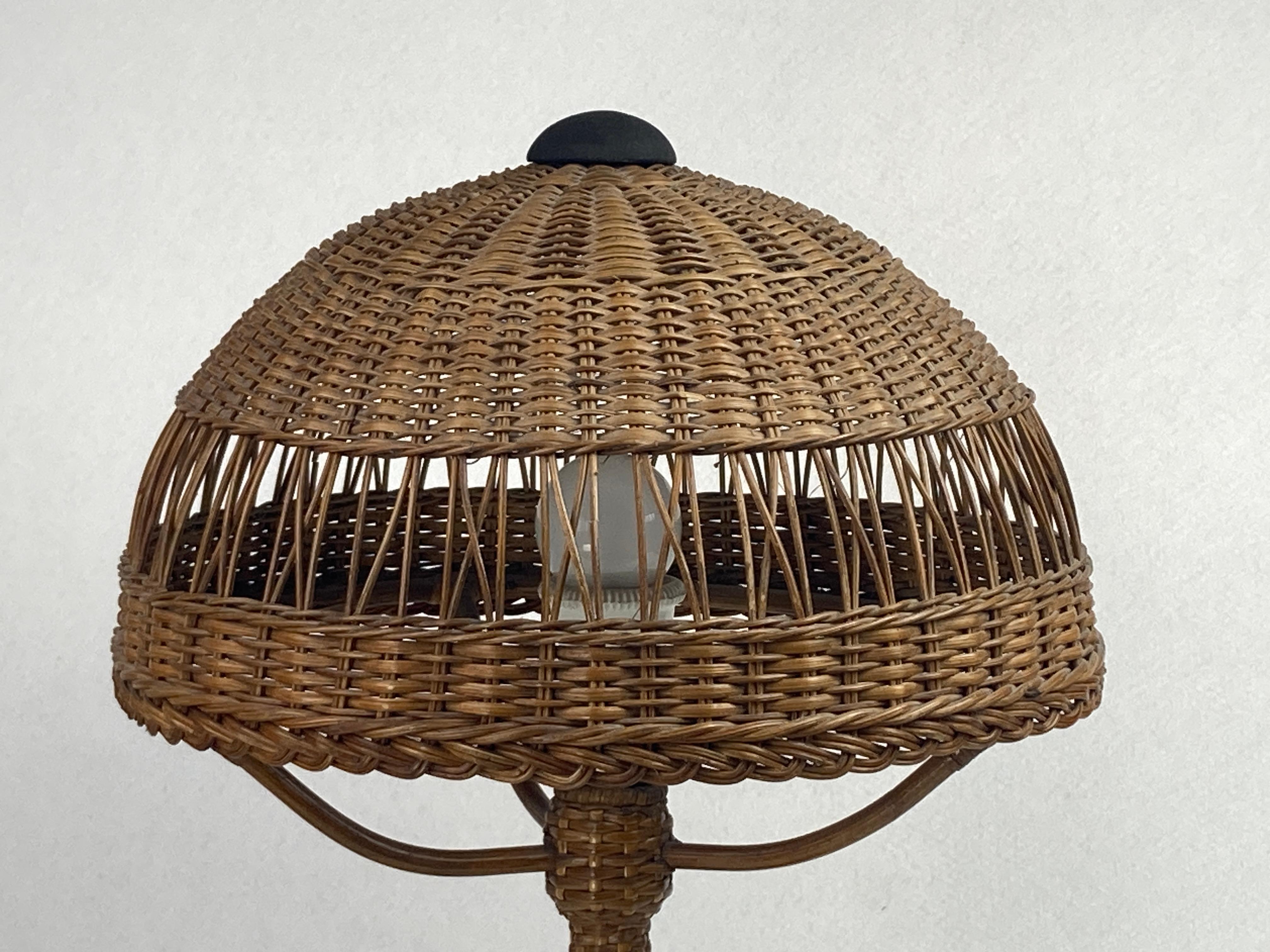 Mid-20th Century Art deco rattan wicker mushroom table lamp, ca 1930s