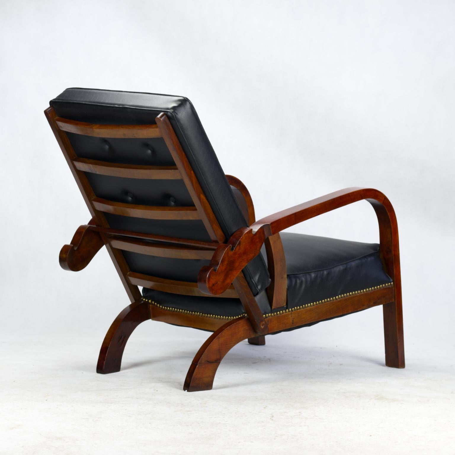 Art Deco Recliner Lounge Chair Czechoslovakia, 1930’s In Good Condition For Sale In Lucenec, SK