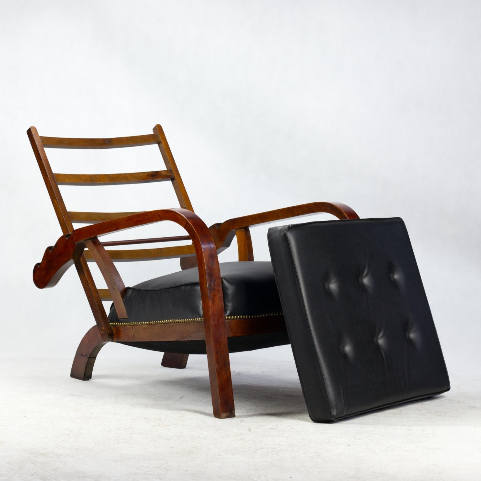 Art Deco Recliner Lounge Chair Czechoslovakia, 1930’s For Sale 1