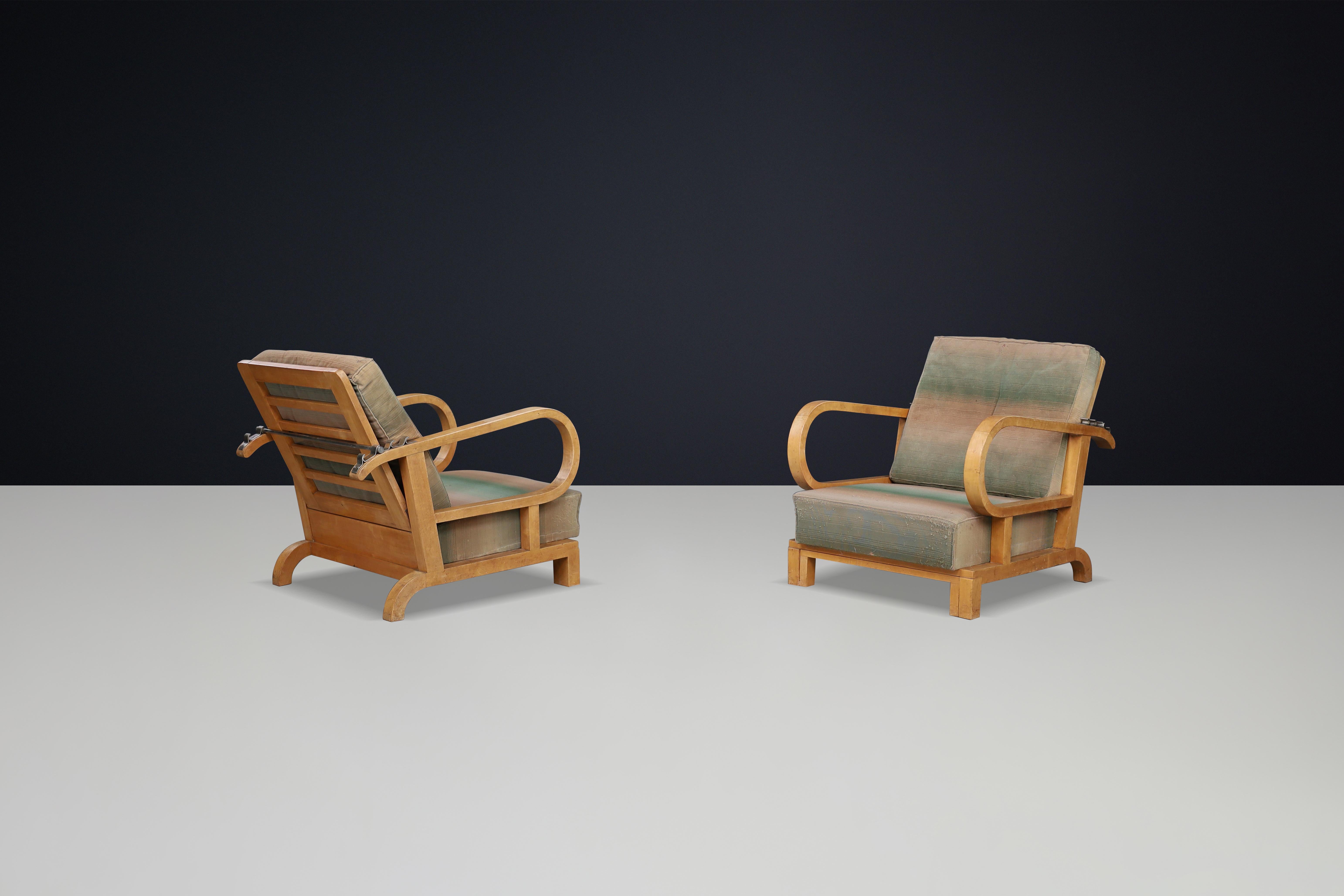 20th Century Art Deco reclining lounge chairs in Birch wood and original upholstery, CZ 1930s For Sale