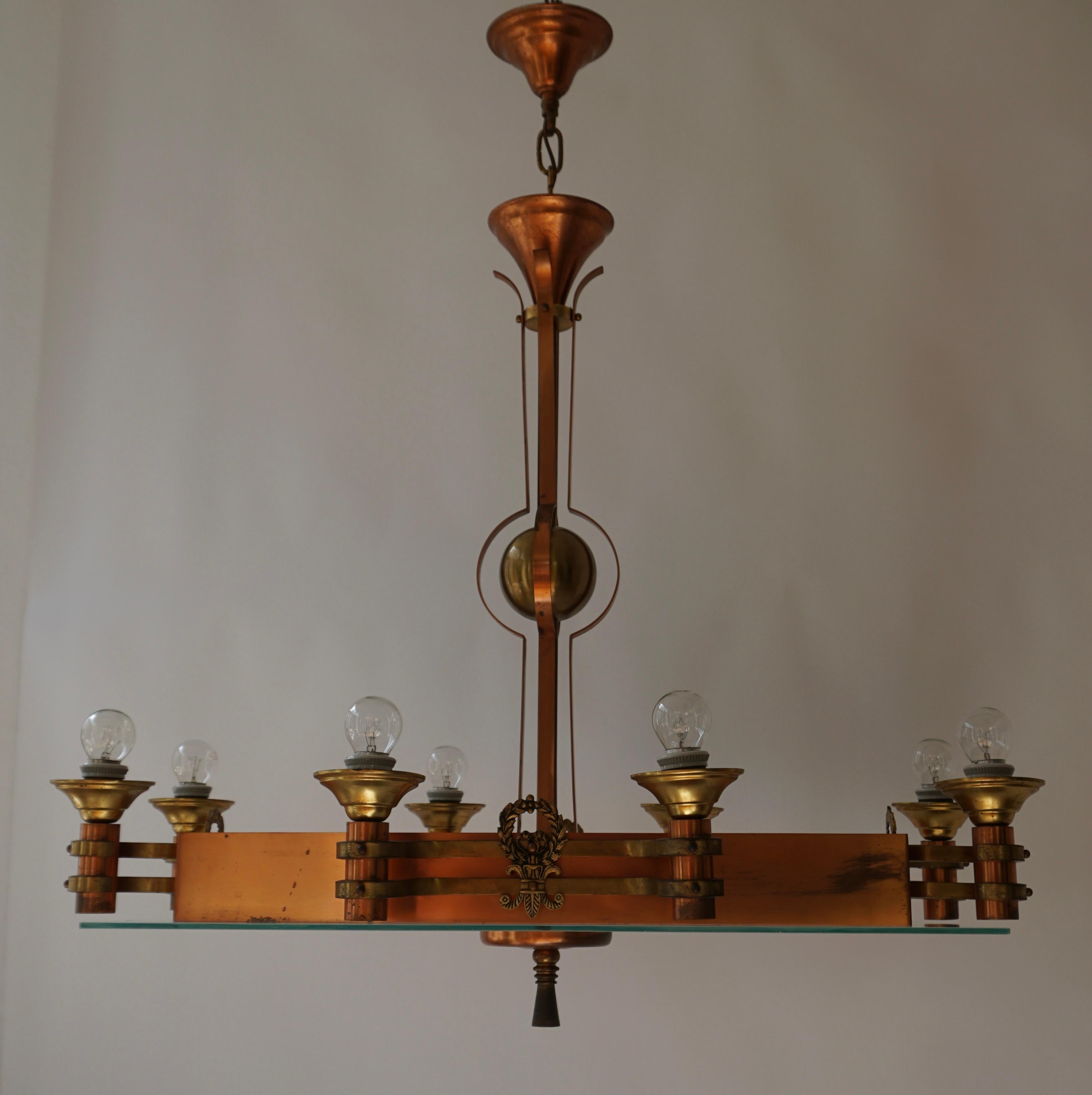 XX secolo Lampadario rettangolare Art Déco in vetro e ottone in vendita