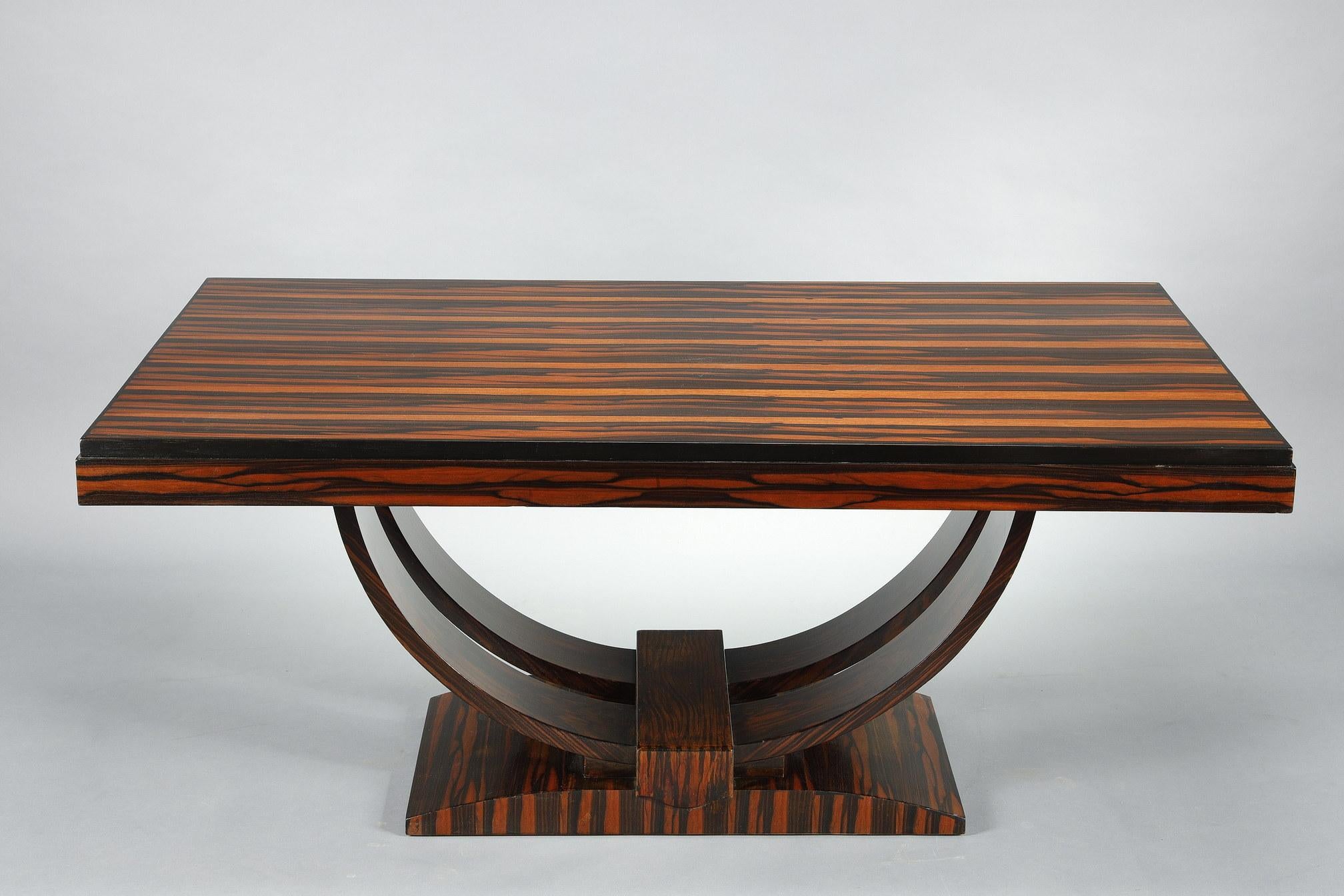 Art Déco rectangular dining table in Macassard Ebony Veneer  For Sale 4