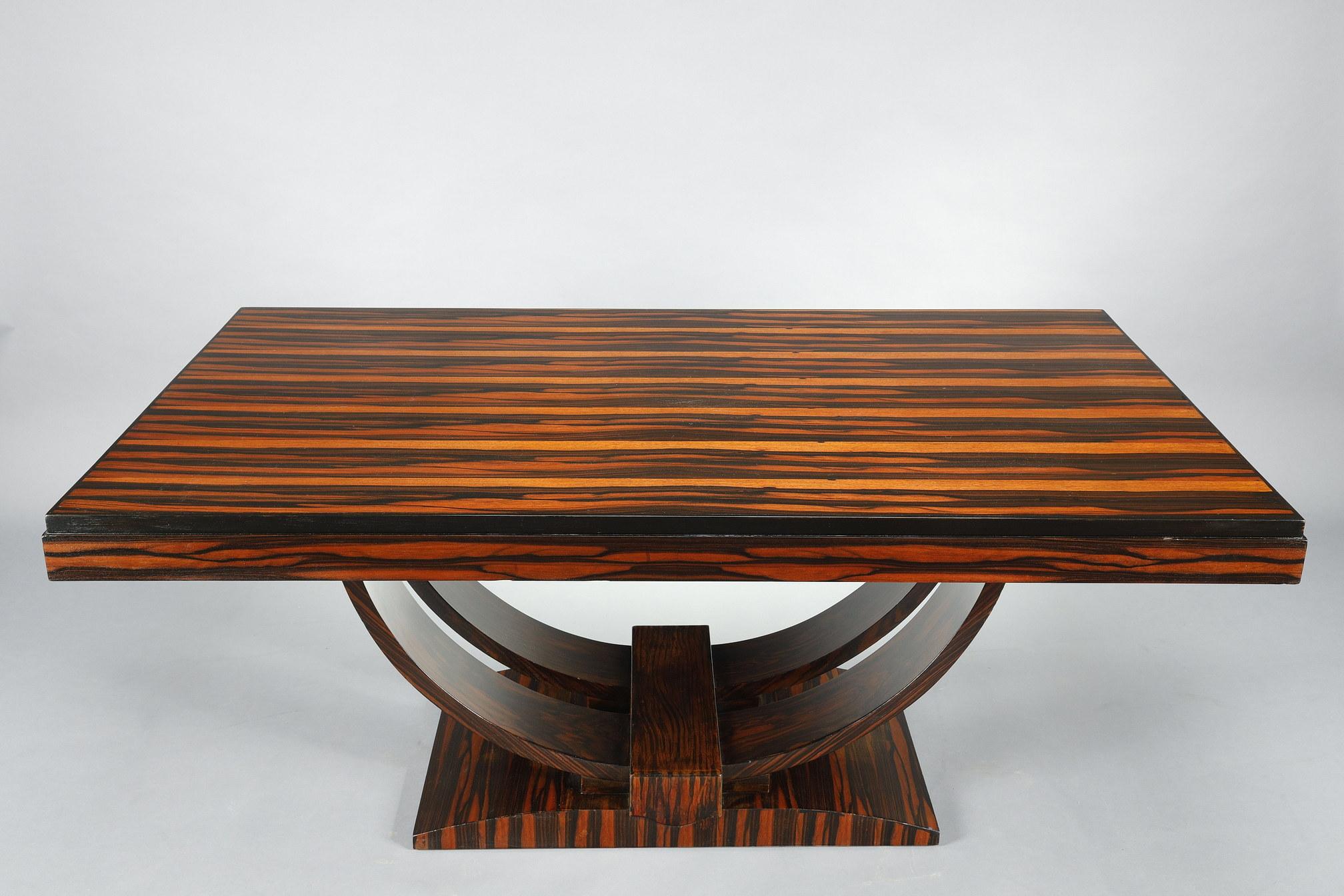 Art Déco rectangular dining table in Macassard Ebony Veneer  In Good Condition For Sale In Paris, FR