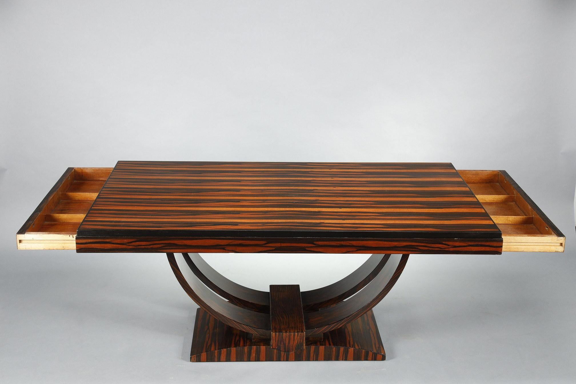 Art Déco rectangular dining table in Macassard Ebony Veneer  For Sale 1