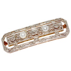 Art Deco Rectangular Gold Brooch with Diamonds and Natural Pearls