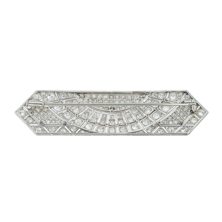 Art Deco Rectangular Sunburst Diamond Platinum Brooch In Good Condition For Sale In London, GB