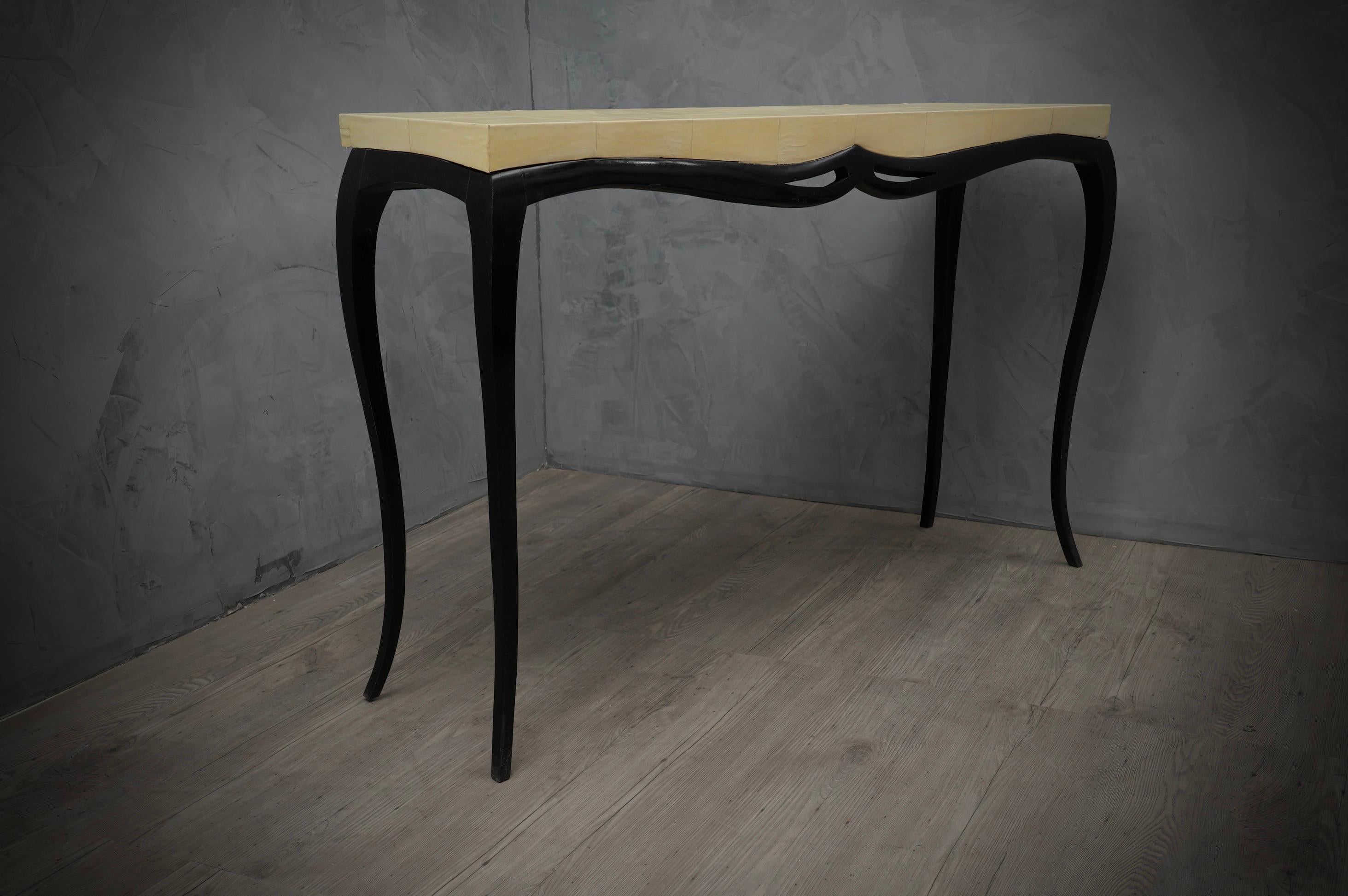 Rechteckige französische Konsolentische aus Holz und Ziegenleder im Art déco-Stil, 1920 im Angebot 1