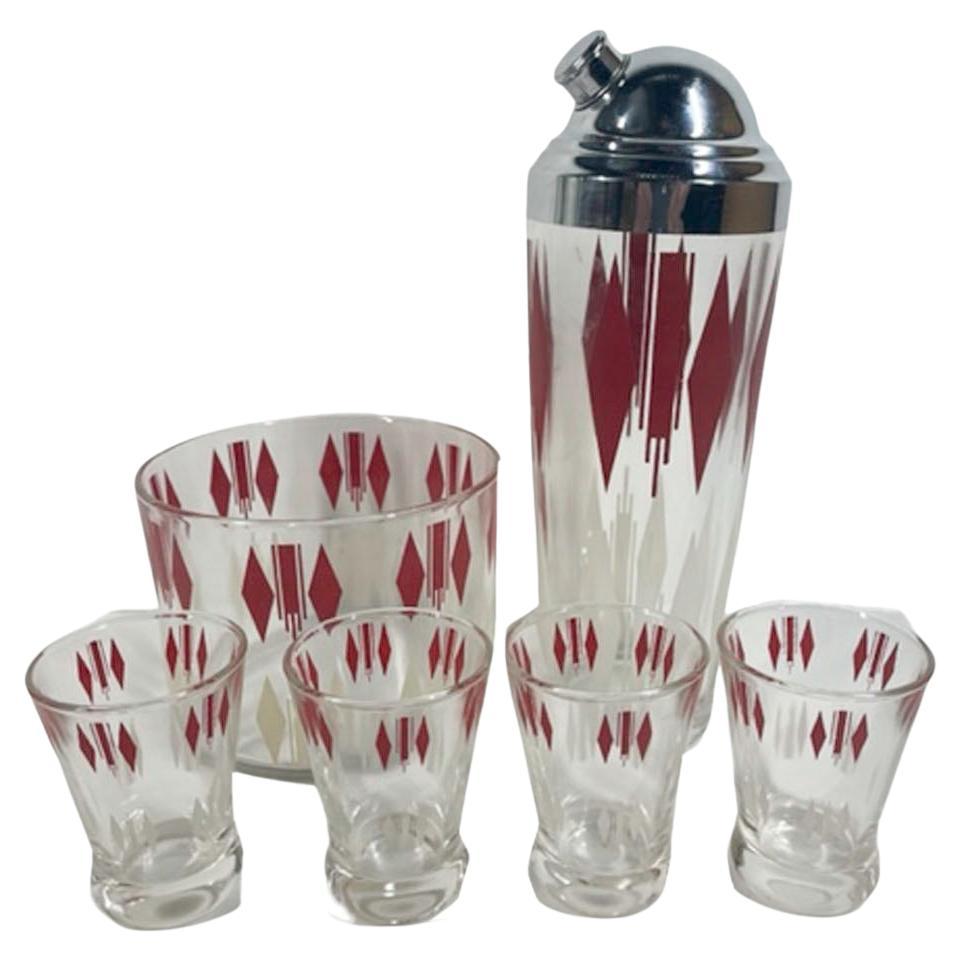 Shaker à cocktail, bol à glace et 4 verres Art Déco décoré d'émail rouge et blanc