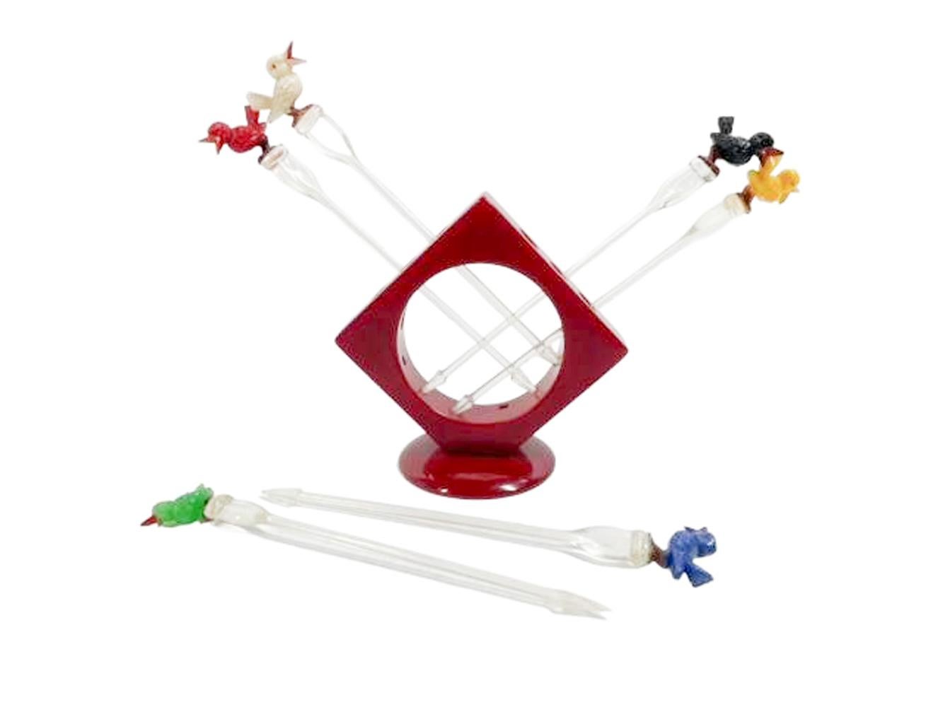 20ième siècle Pics à cocktail et Stand Art Déco en bakélite rouge et plastique en vente