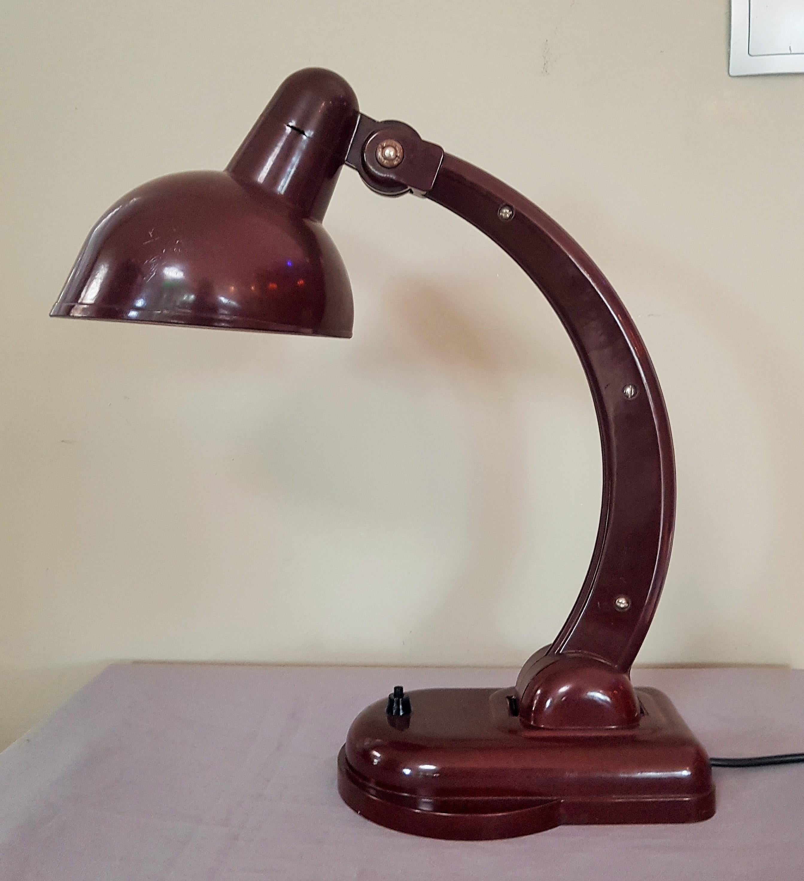 Art Deco Red Bakelite Table Lamp Sigma by Christian Dell, 1930s For Sale 4