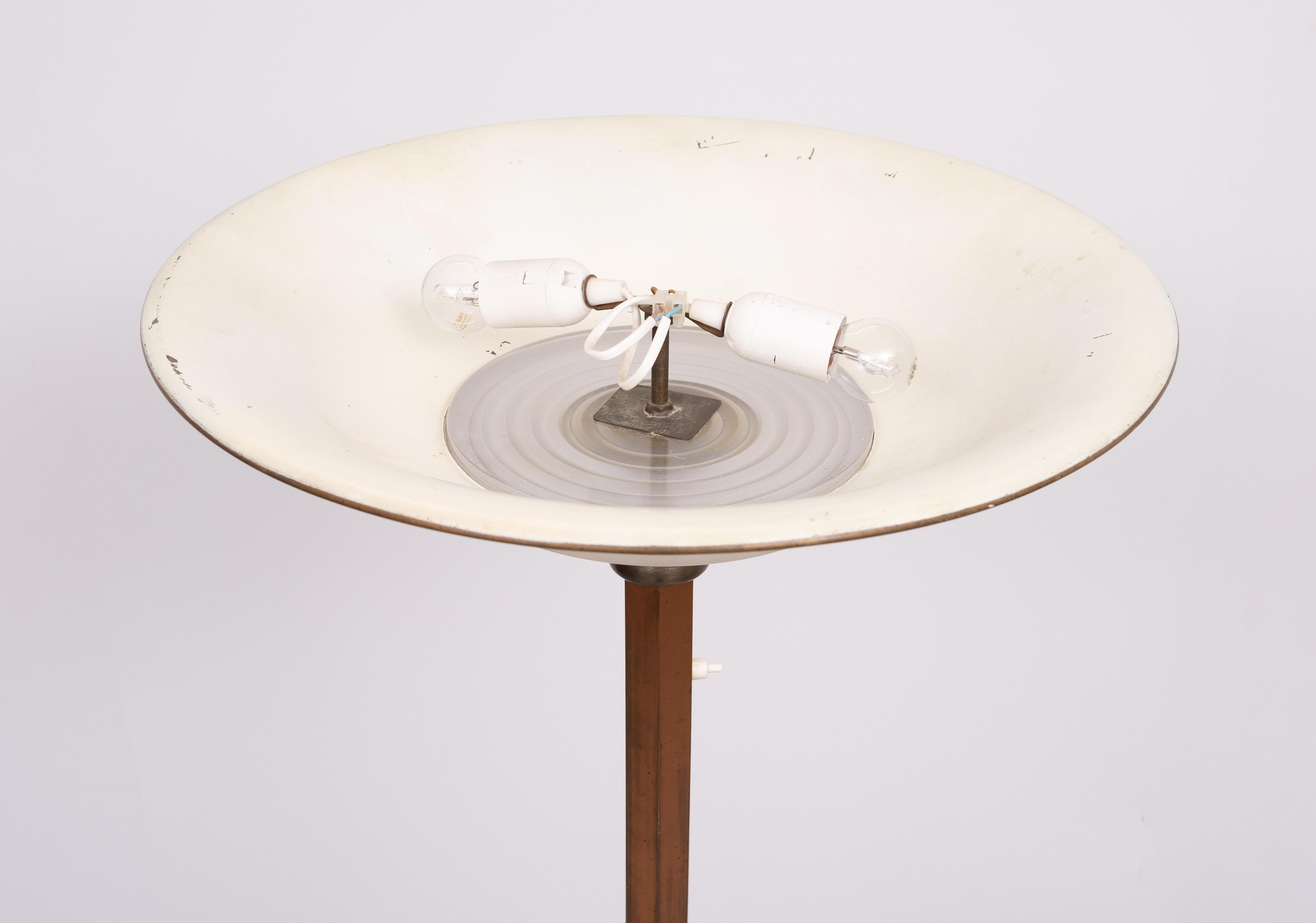 Inizio XX secolo Lampada da terra Art Deco in rame rosso 1930 Francia in vendita