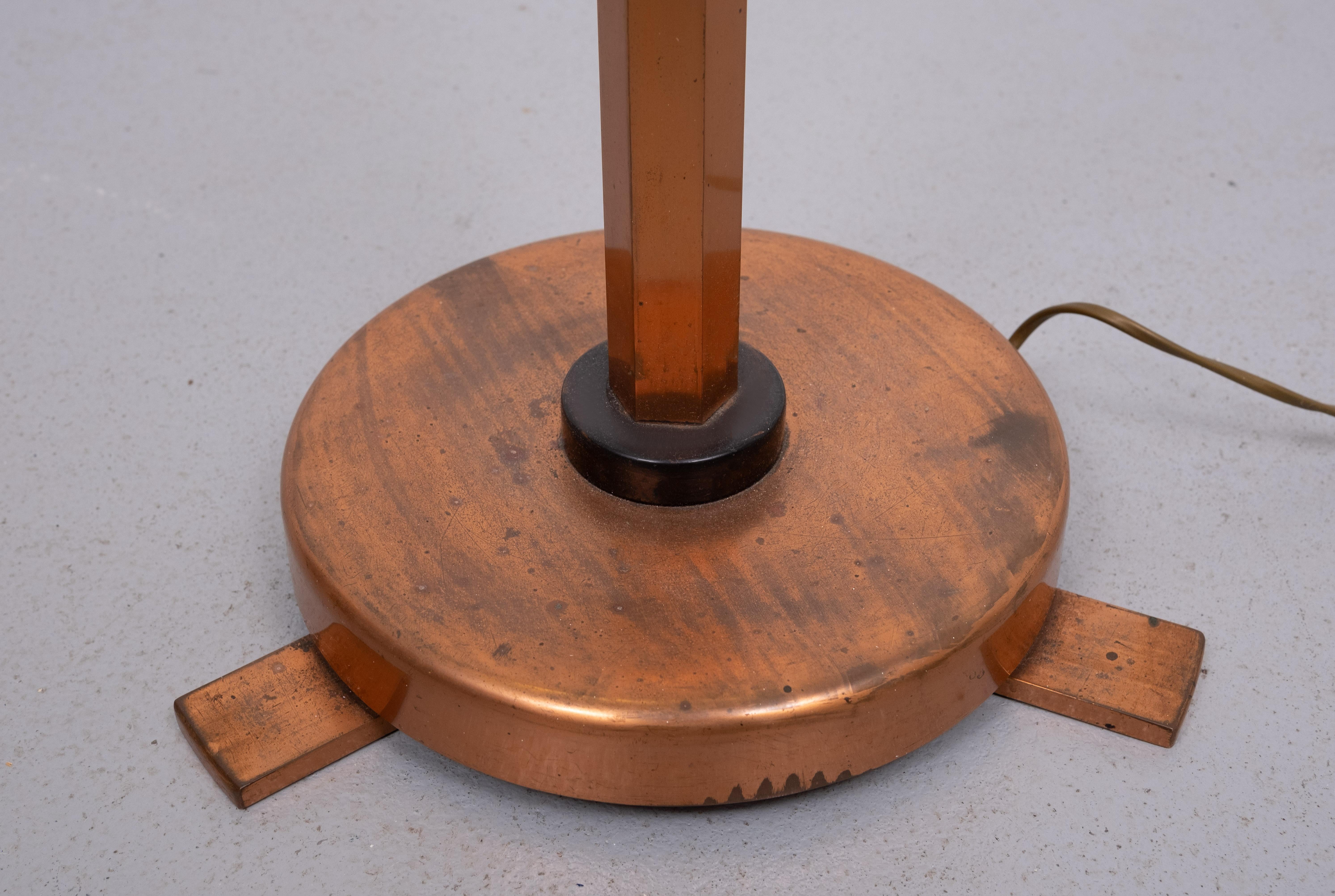 Lampada da terra Art Deco in rame rosso 1930 Francia in vendita 1