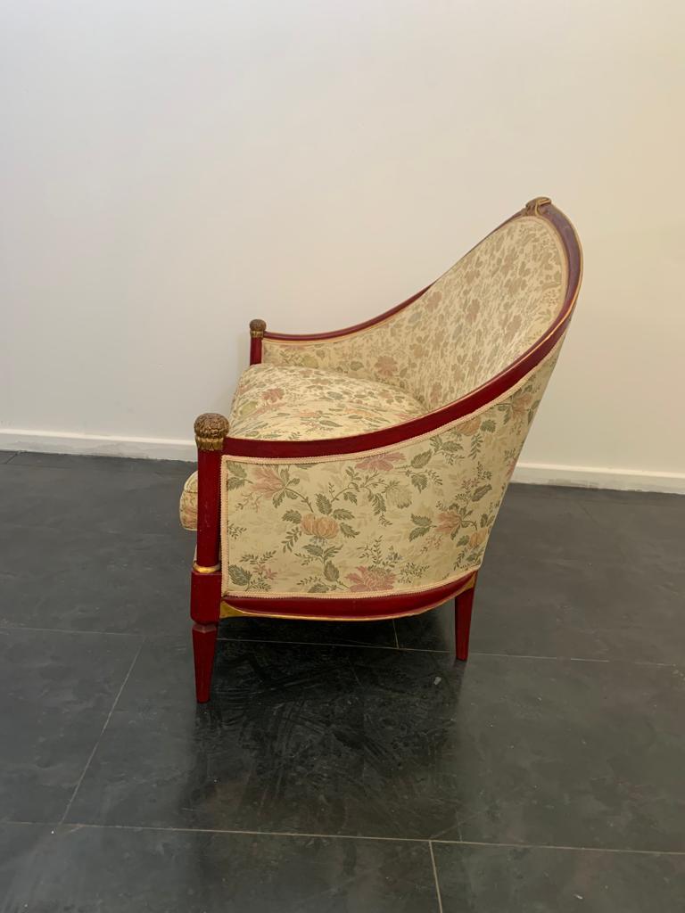 Art Deco red lacquered sofa with carved details, 1930s For Sale 4