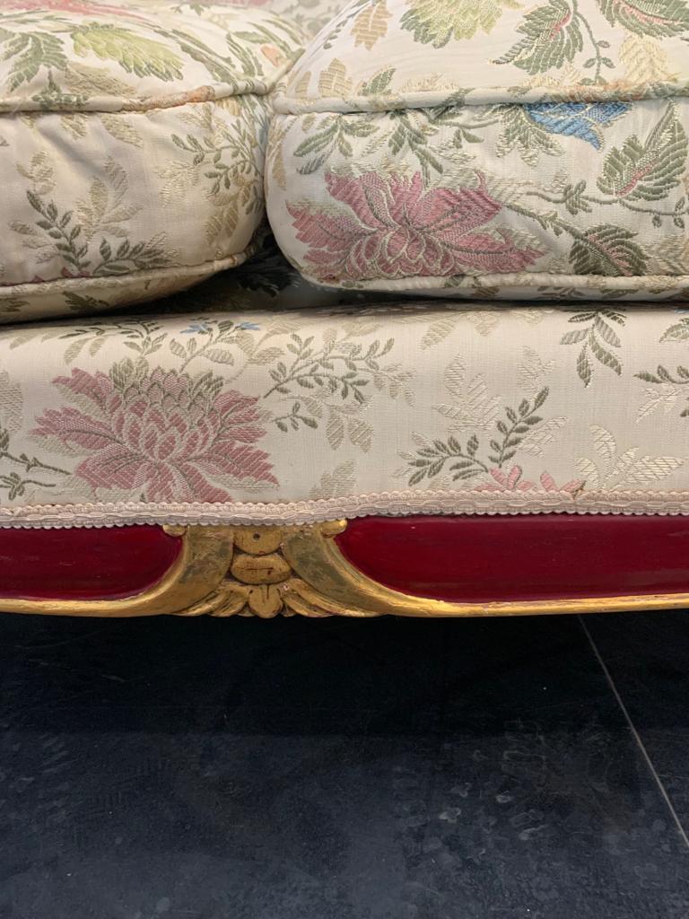 Art Deco red lacquered sofa with carved details, 1930s For Sale 2