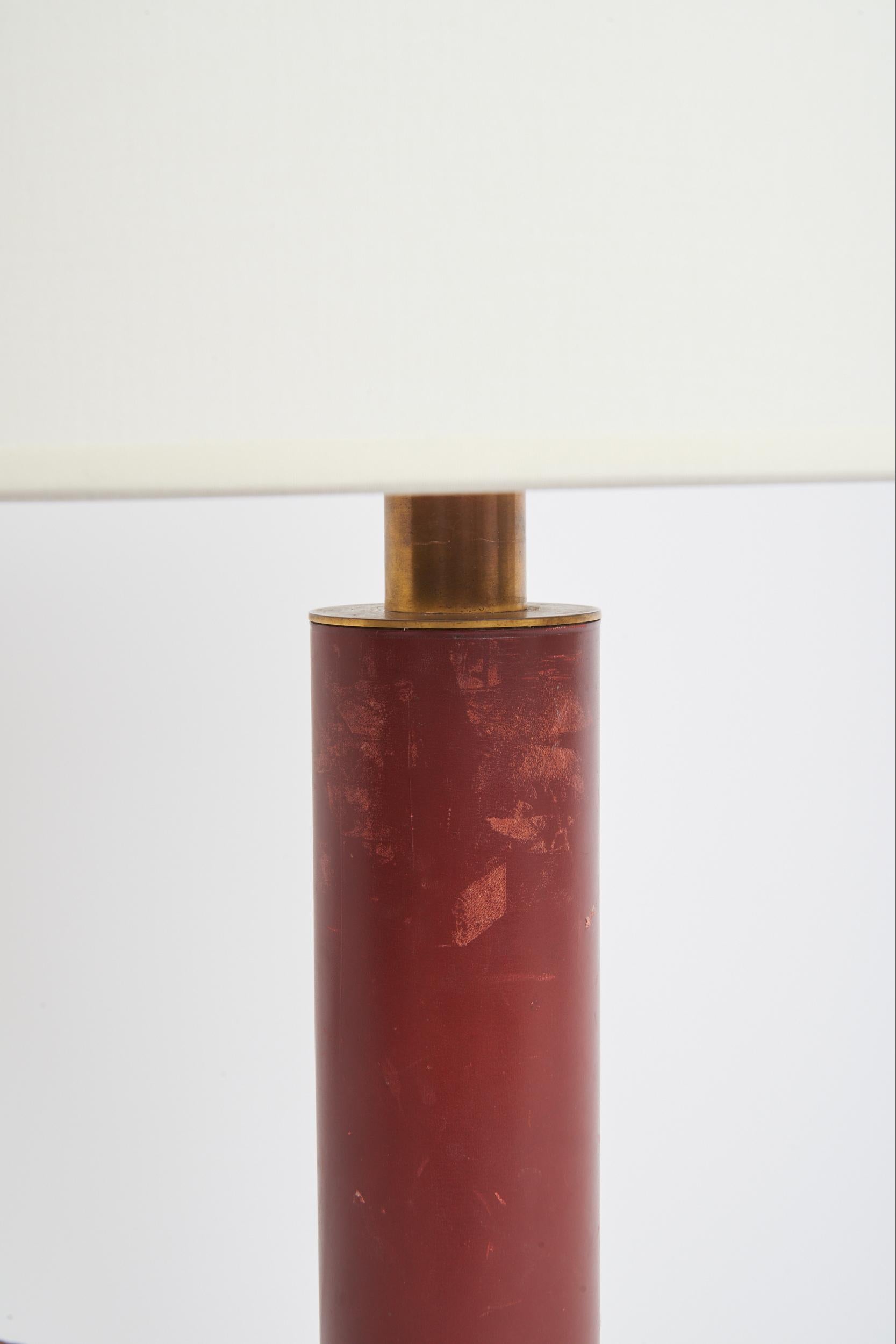 Français Lampe de table Art déco en cuir rouge