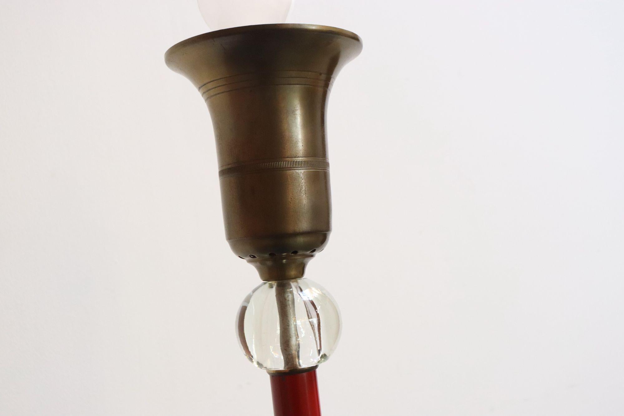 Lampadaire torchère Art Déco en métal peint en rouge, verre et laiton en vente 4