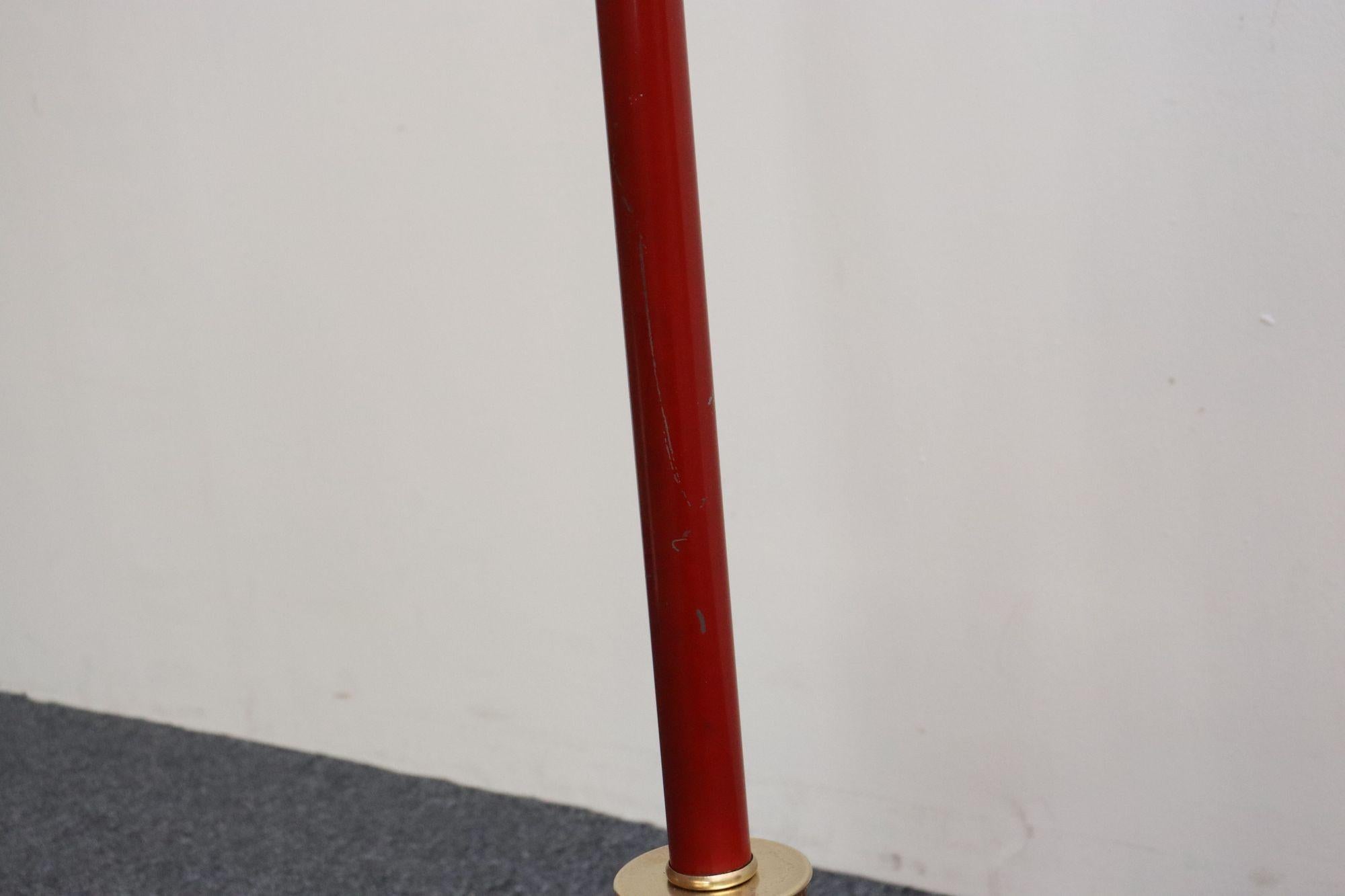 Lampadaire torchère Art Déco en métal peint en rouge, verre et laiton en vente 7