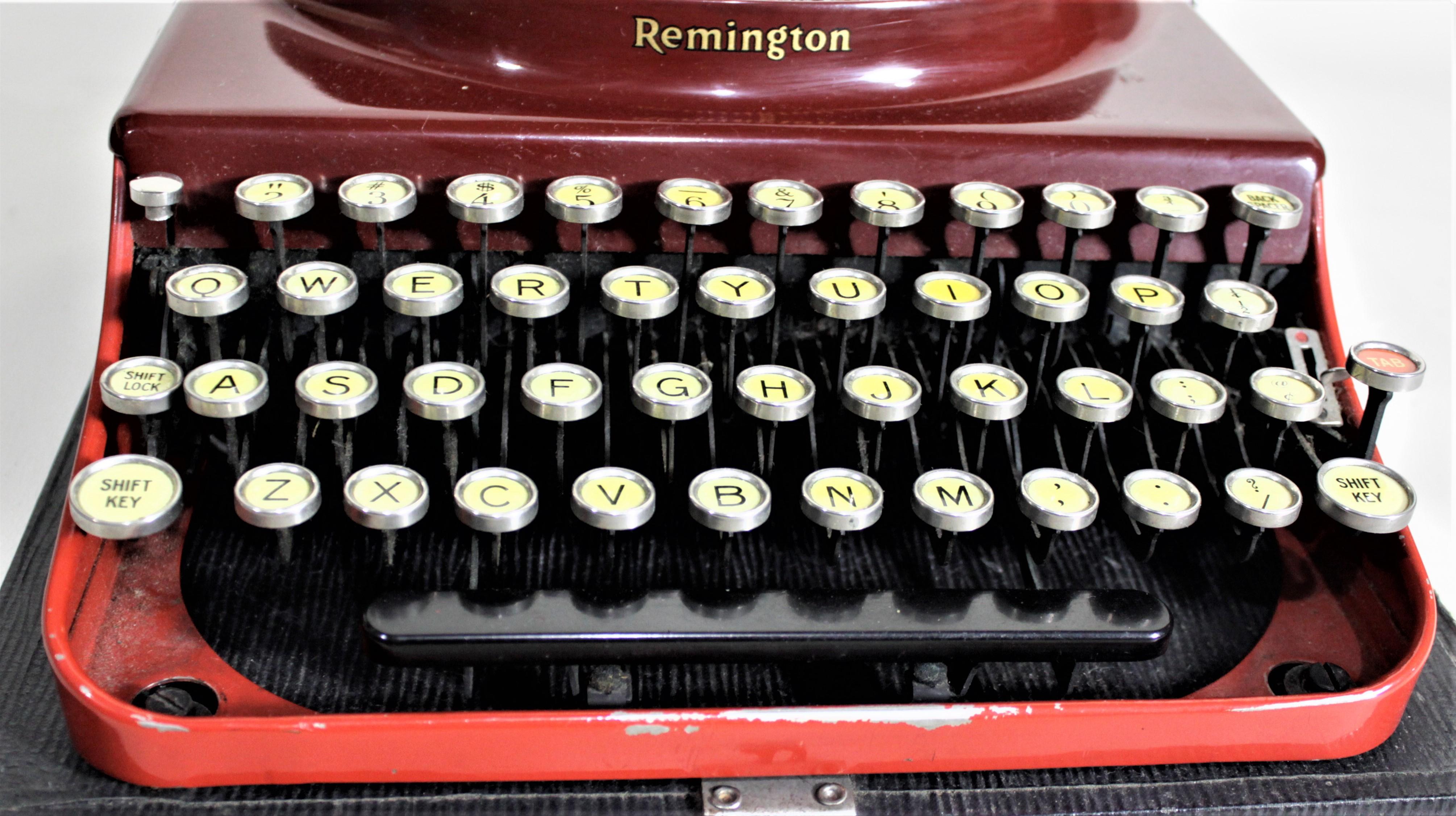 Machine à écrire portative Remington Rand No. 3 rouge Art Déco avec étui rigide 3
