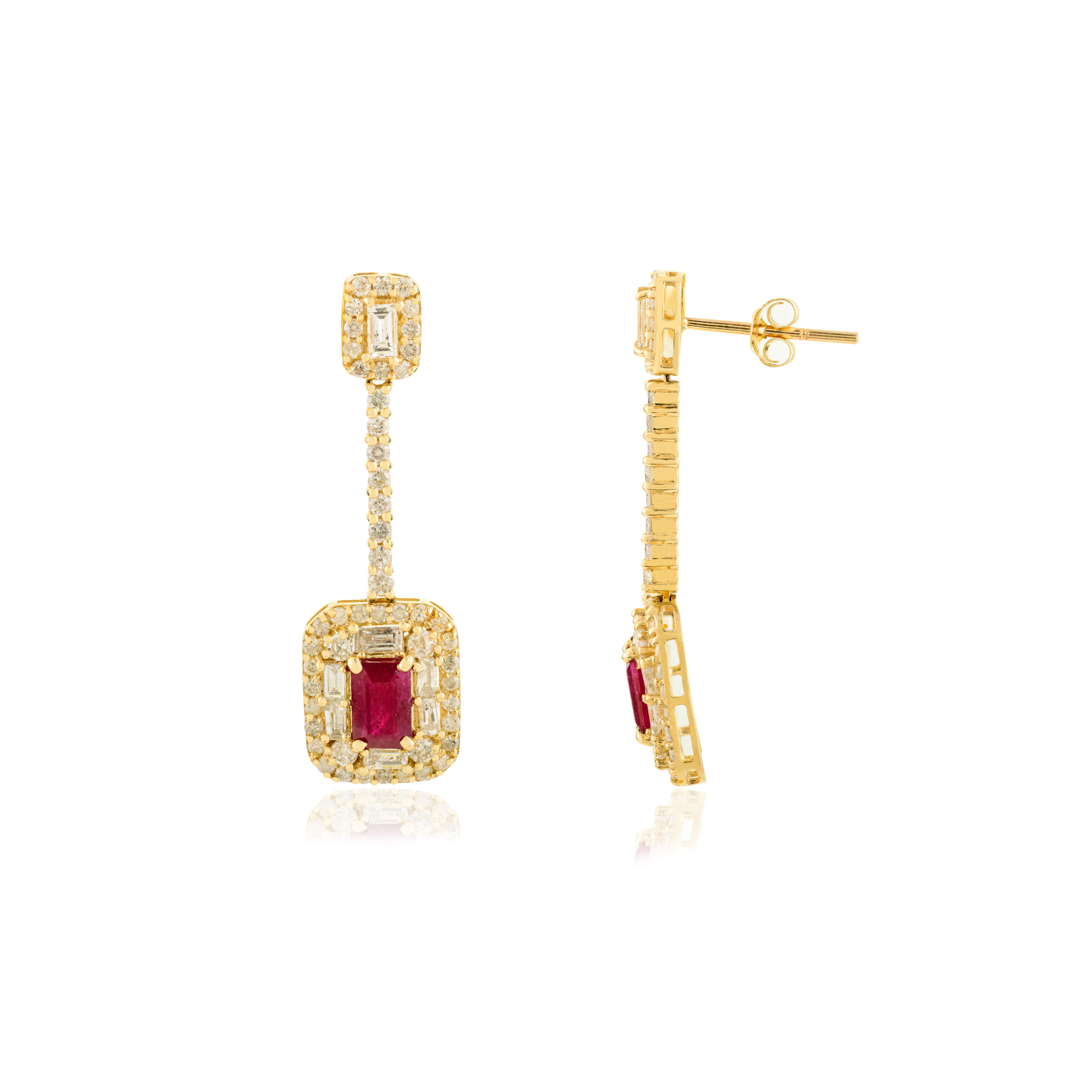 Art Deco Red Ruby & Diamond Drop Earrings in 14k Yellow Gold Perfect Luxury Gift In condizioni Nuovo in vendita a New York, NY