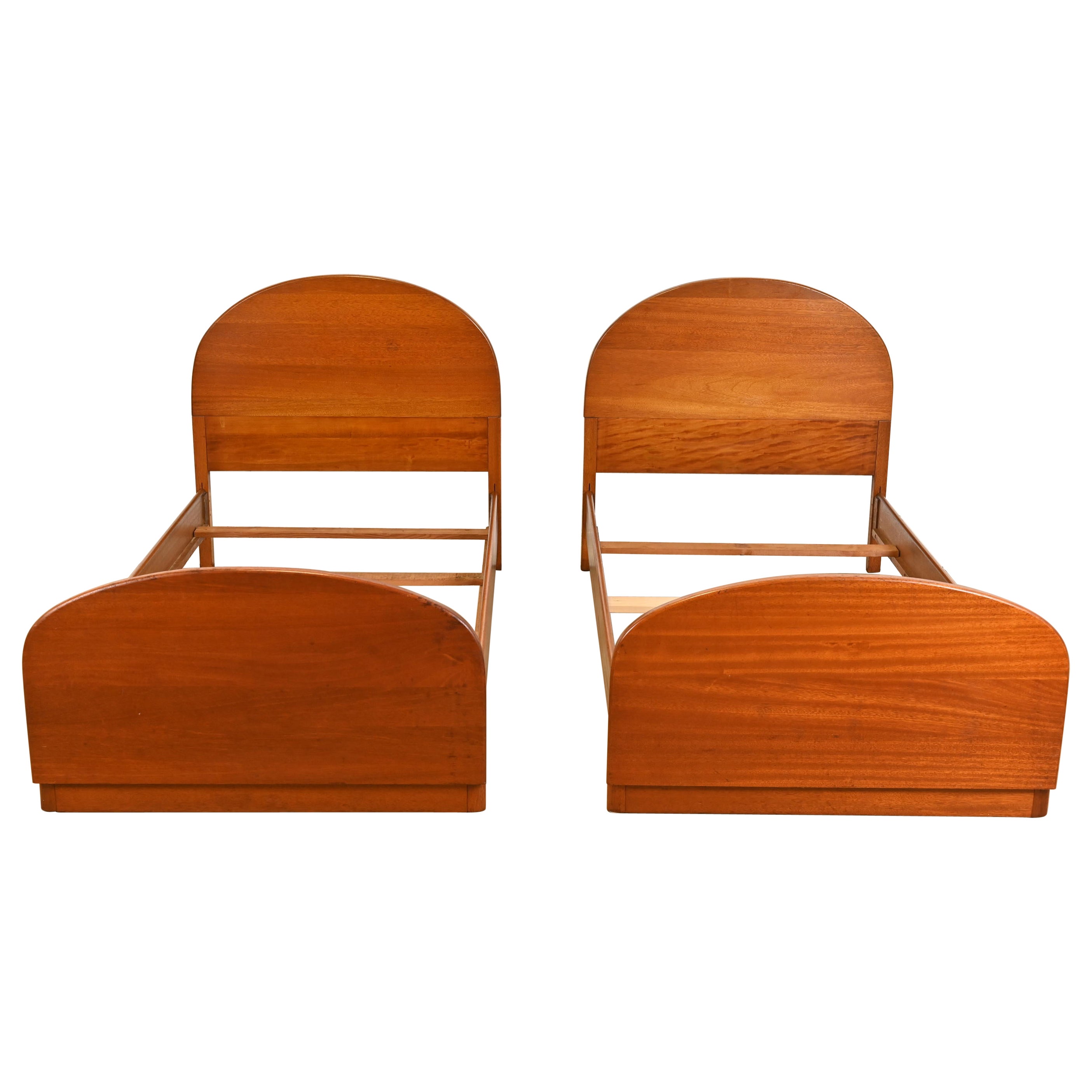 Letto matrimoniale in legno rosso Art Deco di Brooks Furniture Co.