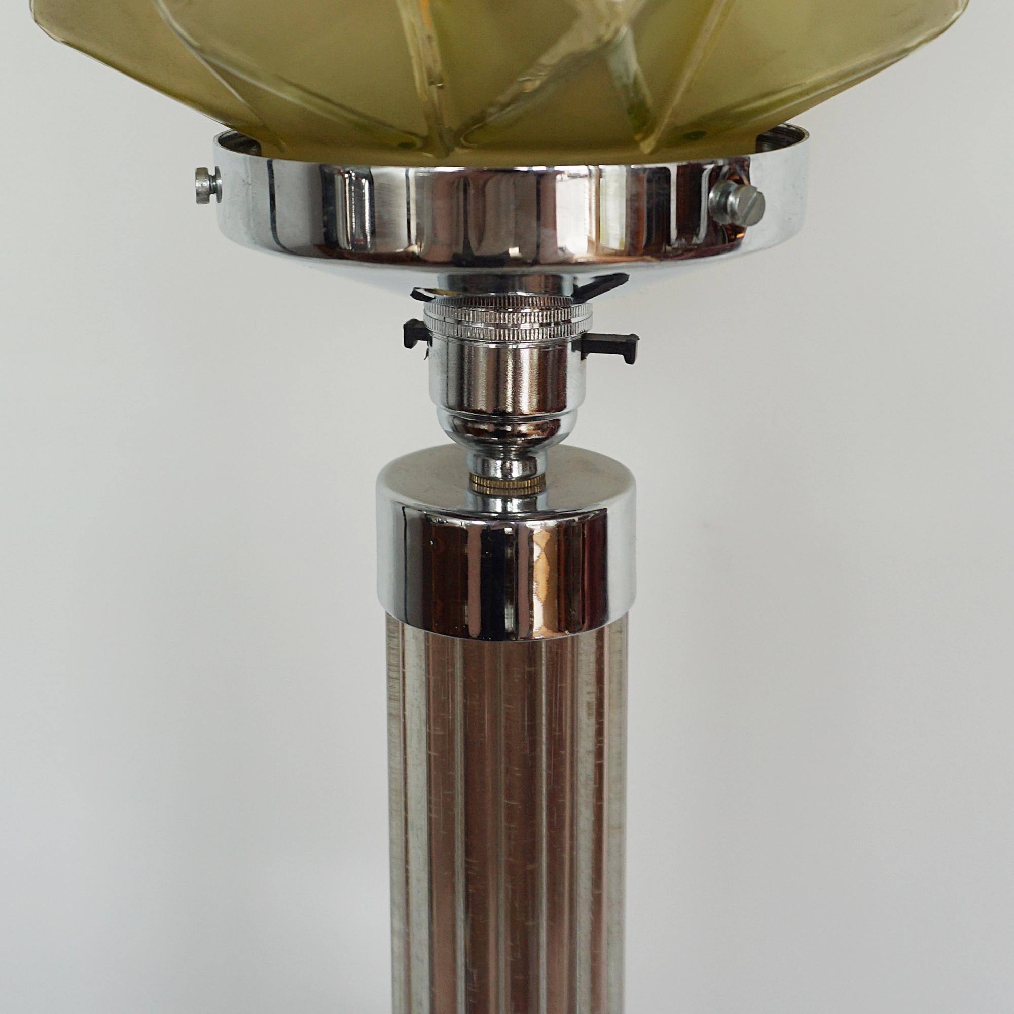 English Art Deco Reeded Glass and Chromed Metal Table Lamp For Sale