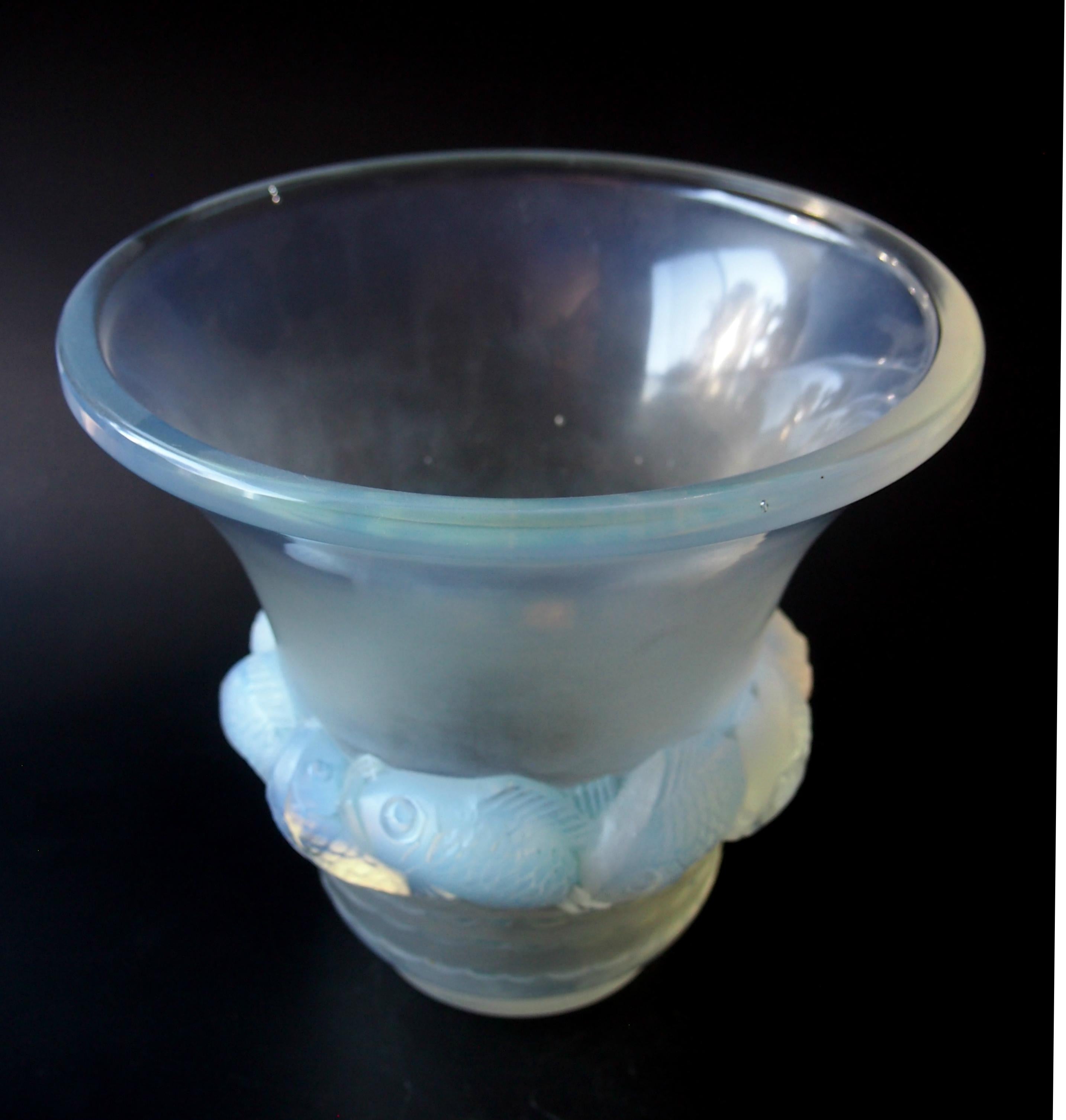 Mid-20th Century Art Deco Rene Lalique Strongly Opalescent 'Piriac' Glass Vase -French