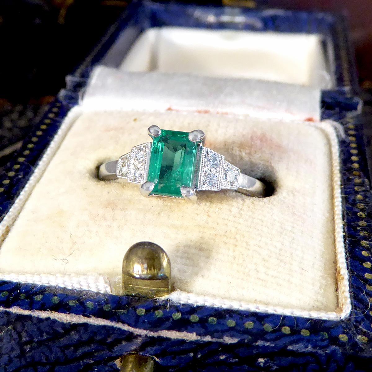Art Deco Replica Emerald and Diamond Staged Shoulder Ring in Platinum For Sale 1