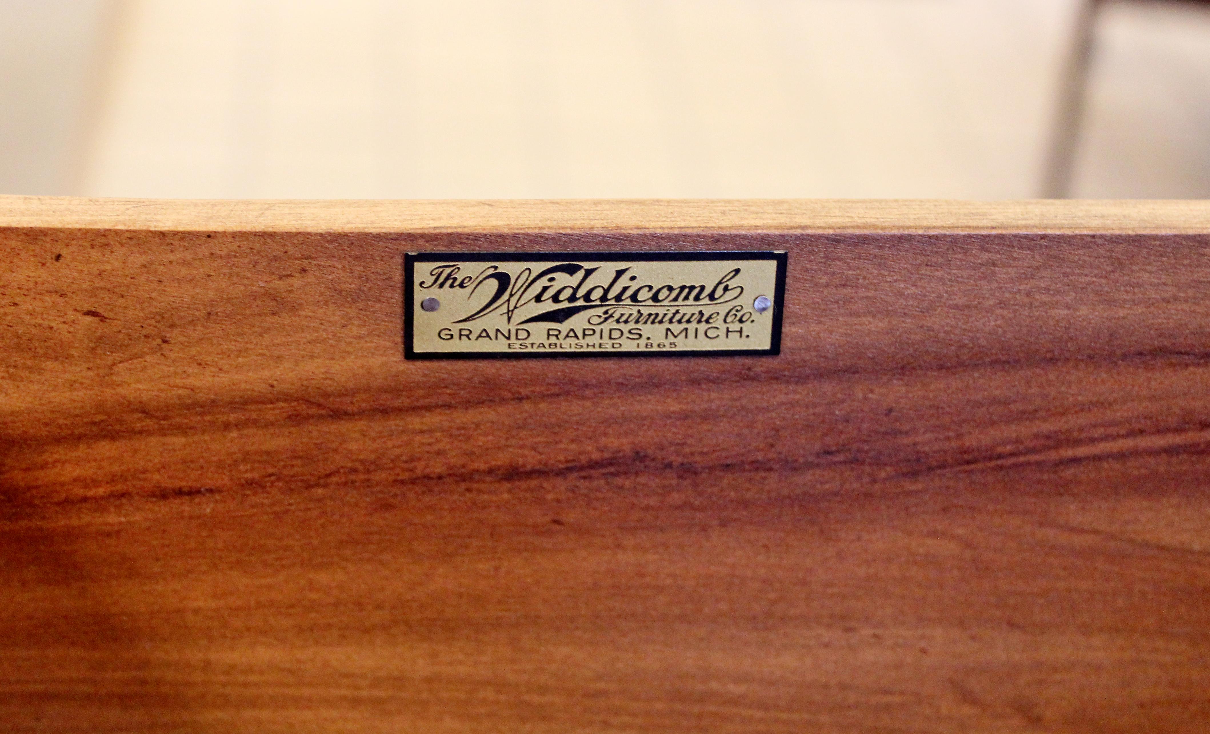 Art Deco Restored Widdicomb 1938 Ebonized Mahogany Chest Dresser 4-Drawer Brass 2