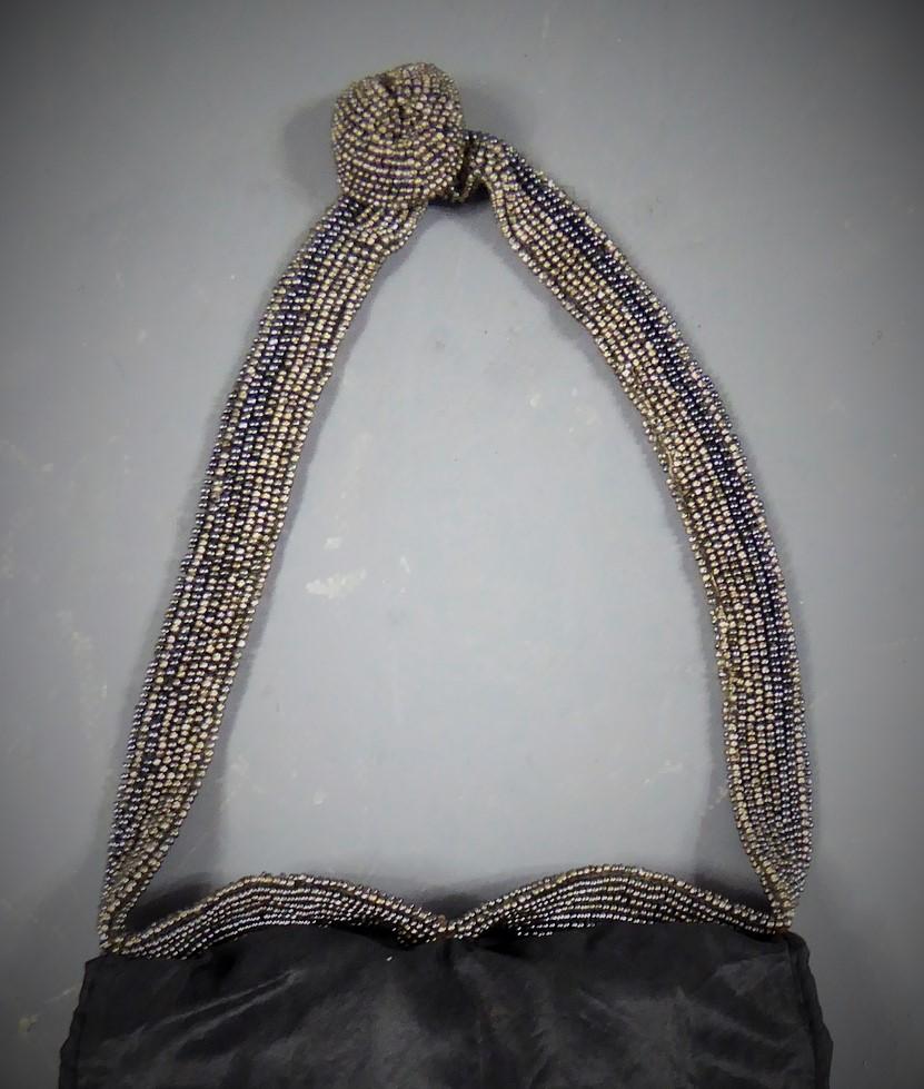 Art Deco Reticule Geldbörse  in Taft und Perlen – Frankreich, um 1925 im Angebot 6