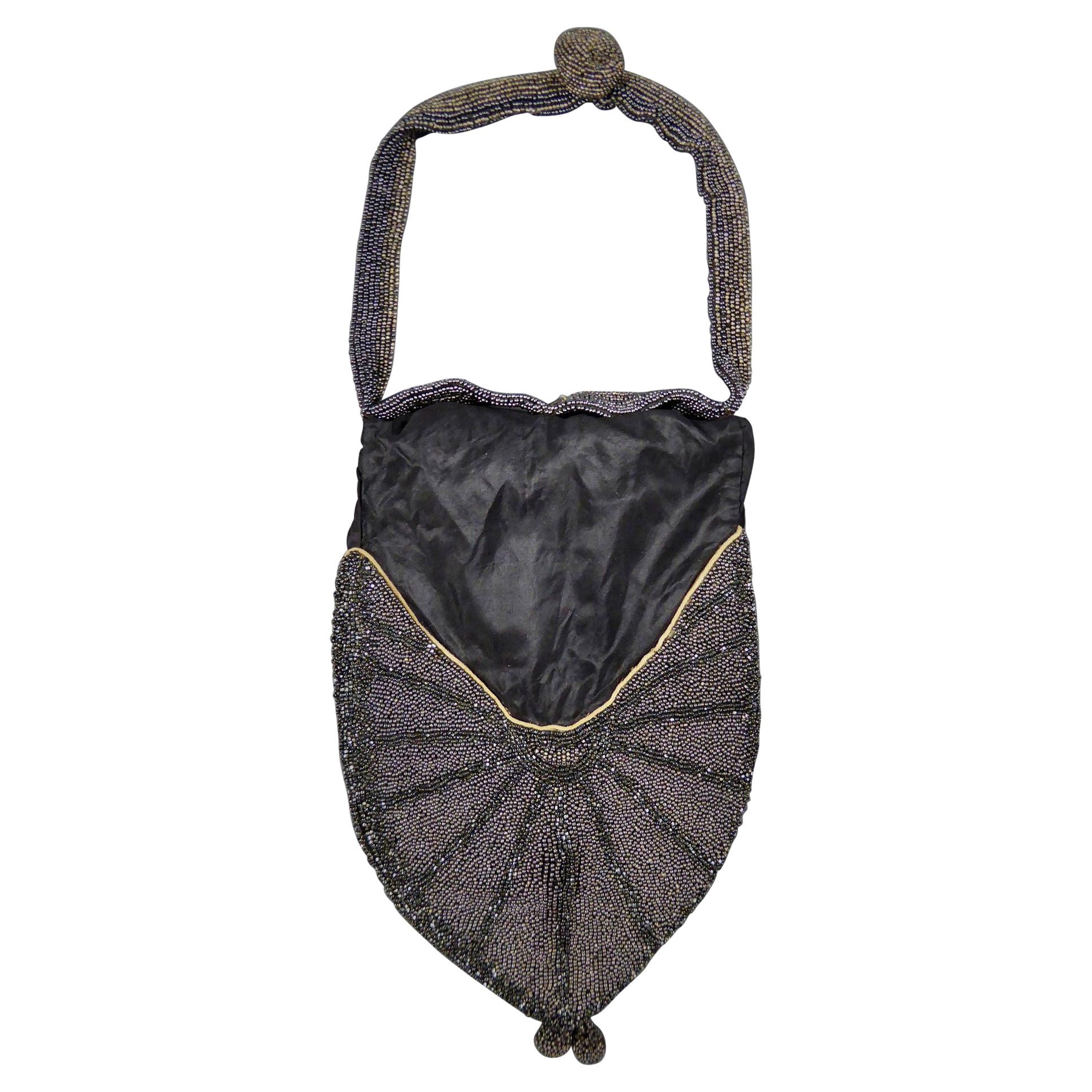 Art Deco Reticule Purse  in taffeta and beads- France Circa 1925 For Sale