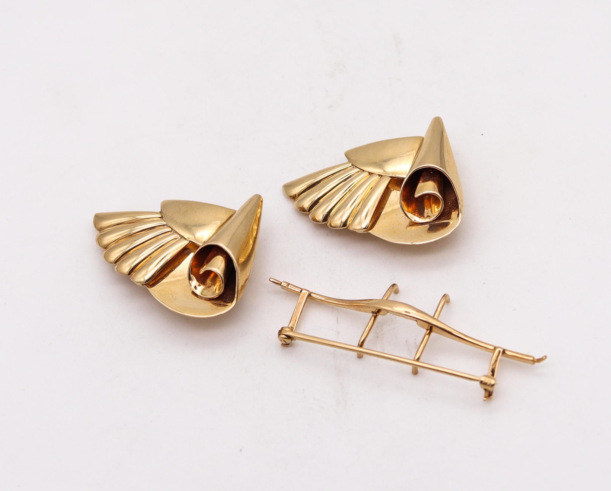 Art Deco Retro 1935 Convertible Double Clips Brooch in 14Kt Yellow Gold For Sale 1