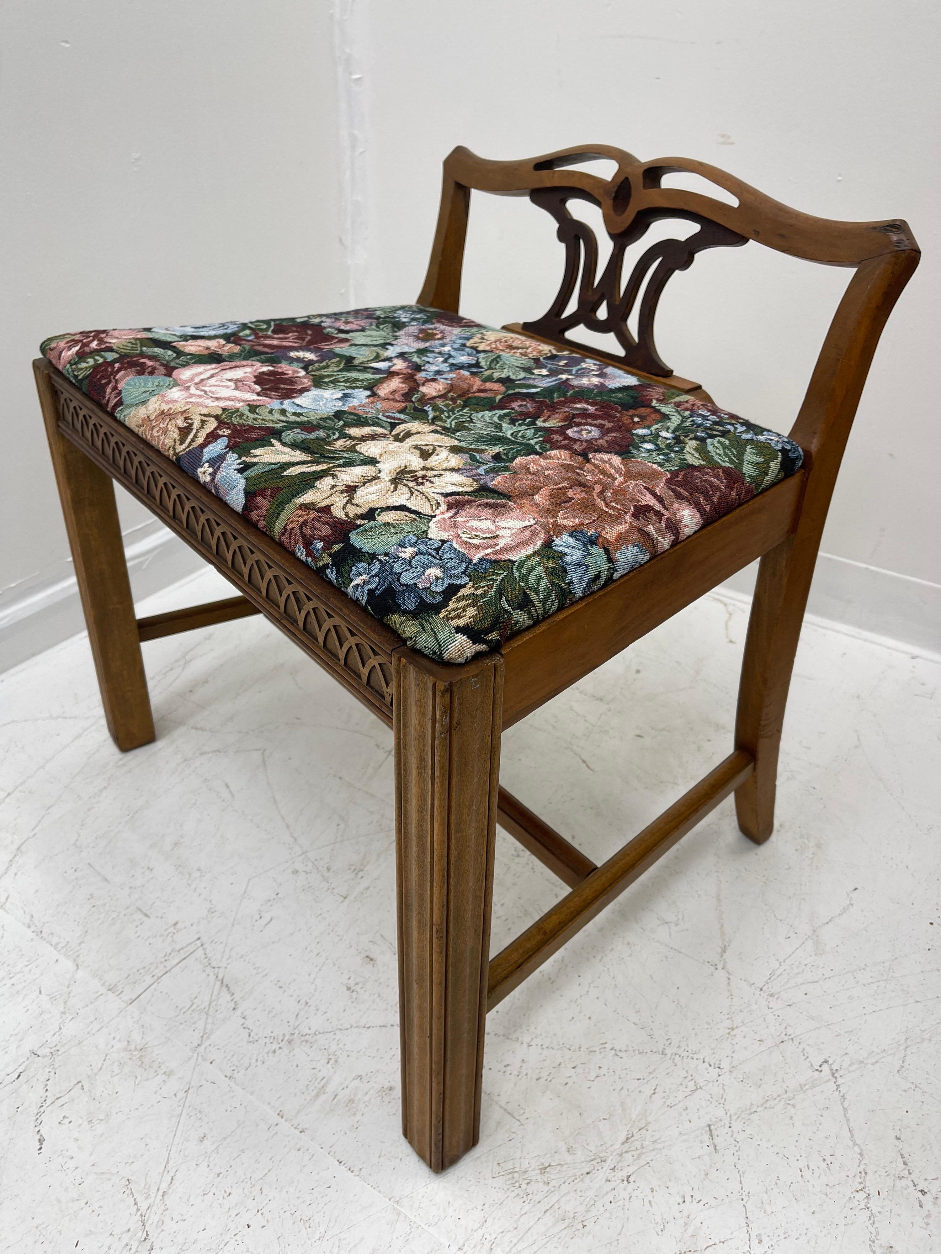 Art Deco Retro Style Accent Chair Floral Prints and Victorian Accents For Sale 5