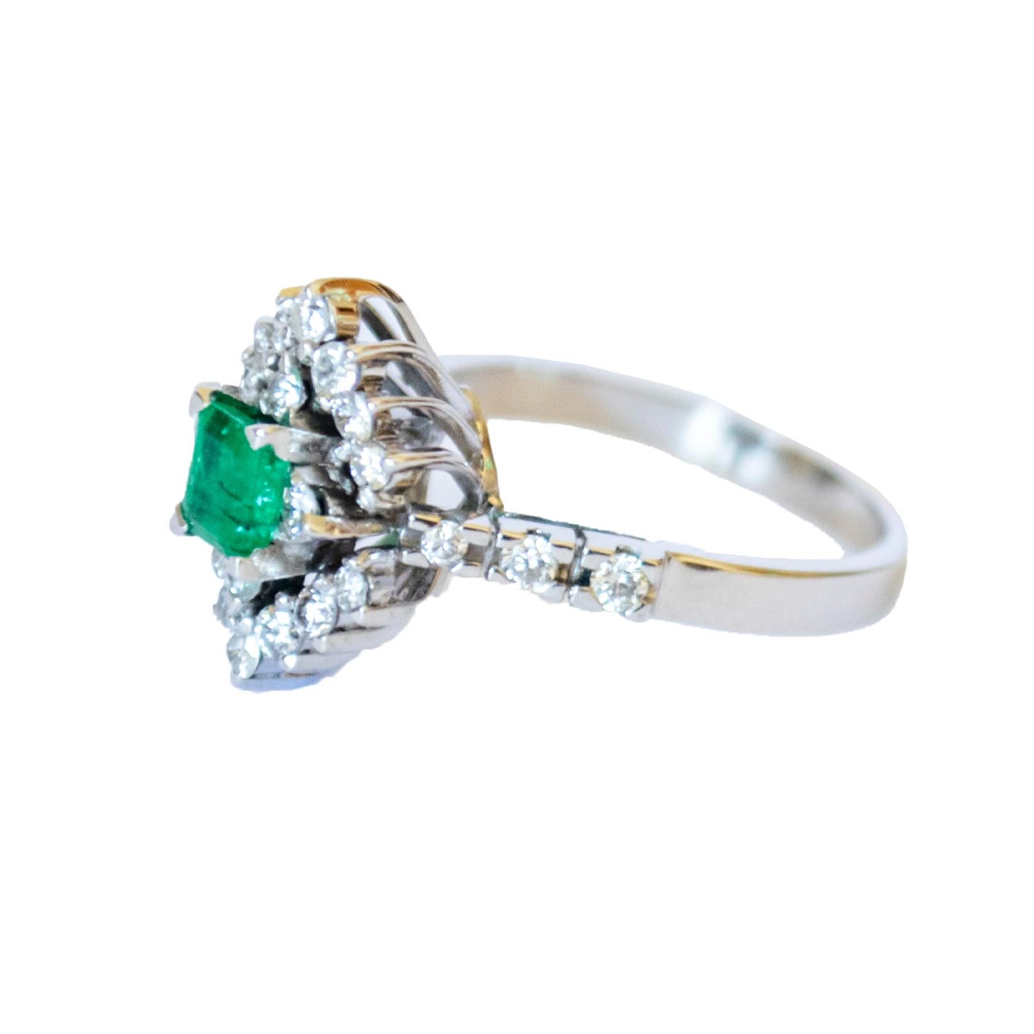 Art Deco Retro Stil Diamant und Smaragd  18K Gold  Ring im Zustand „Gut“ im Angebot in MADRID, ES