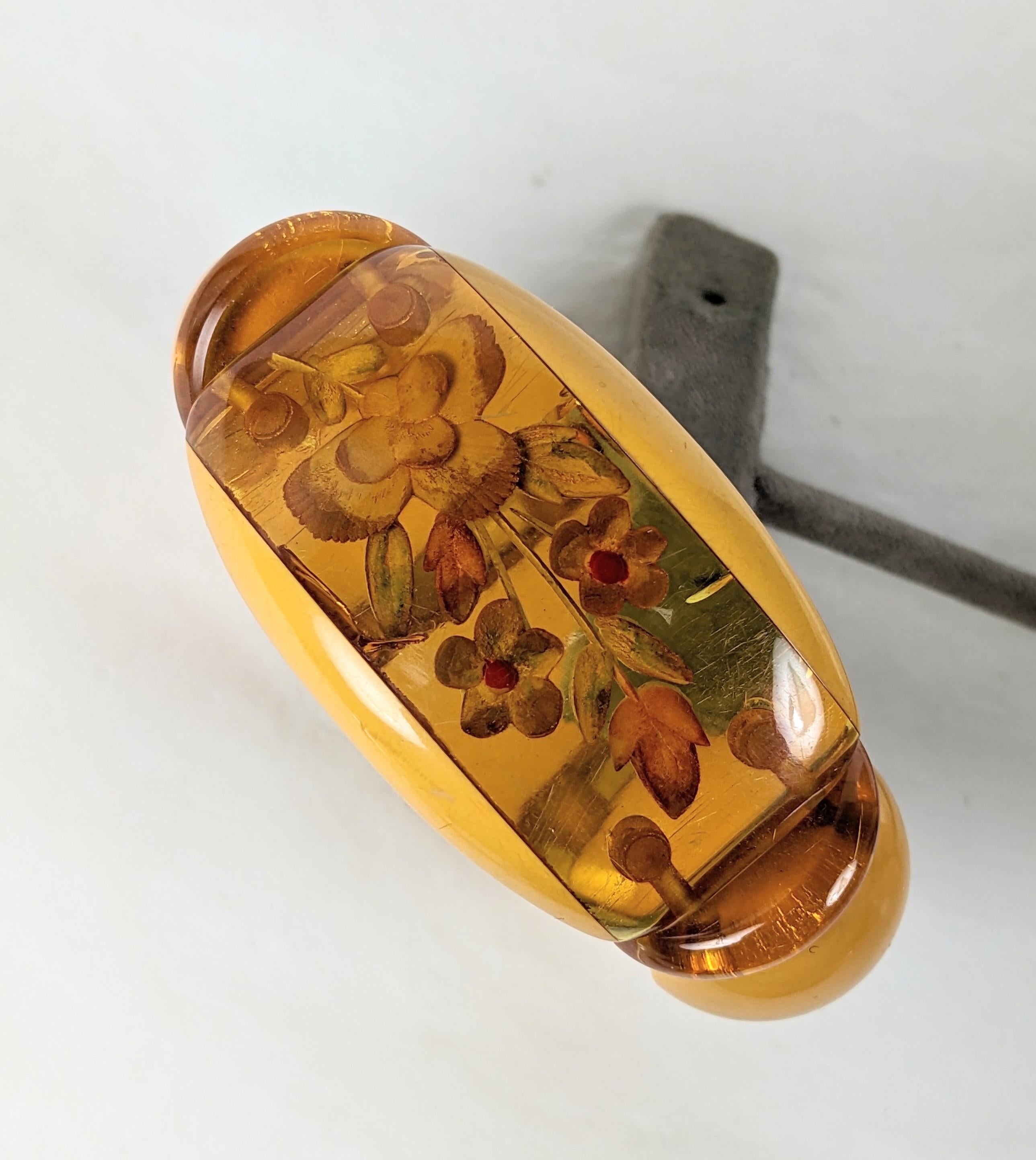 Art Deco Reverse Carved Bakelite Stretch Bracelet In Good Condition For Sale In New York, NY