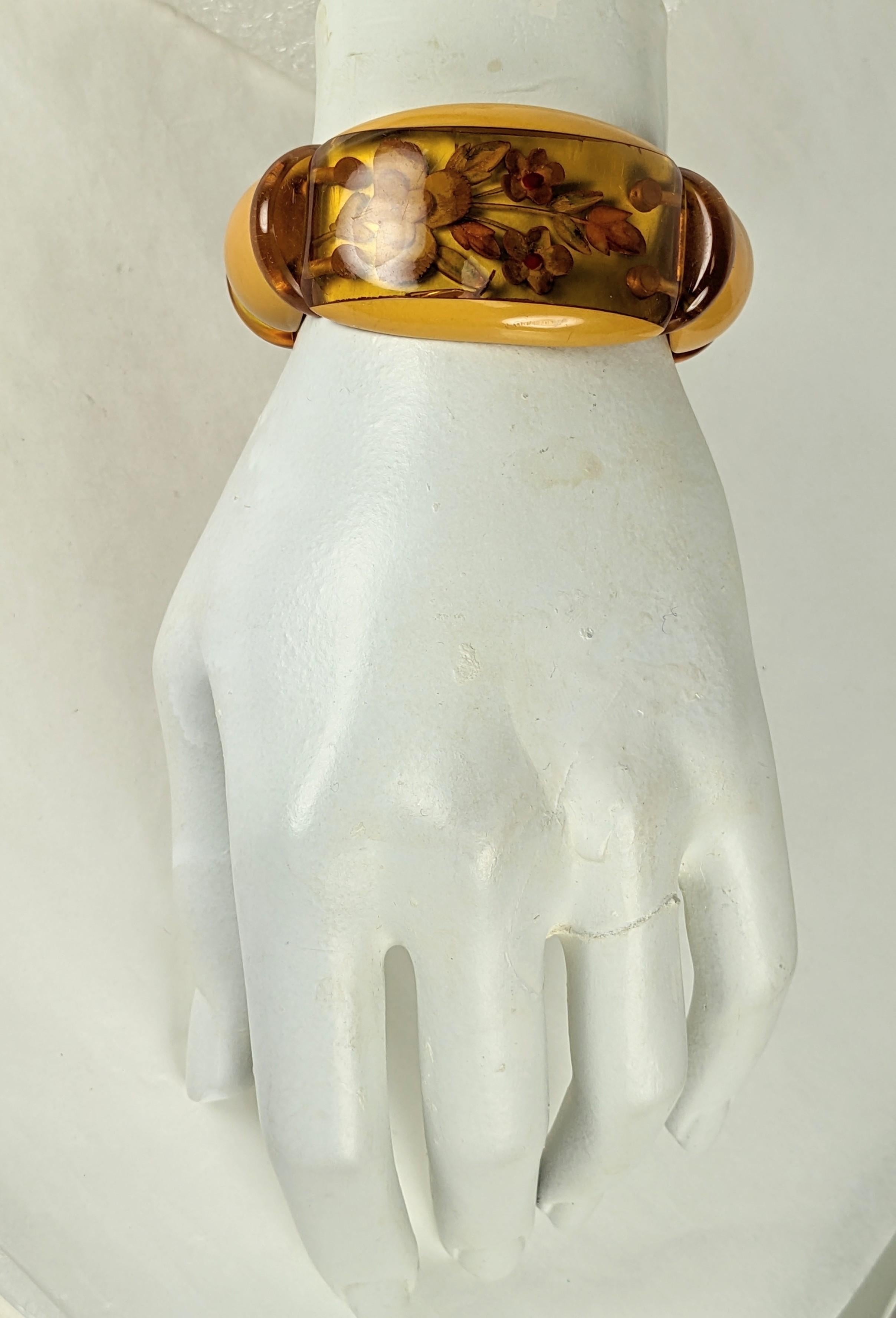 Art Deco Reverse geschnitztes Bakelit- Stretch-Armband im Angebot 2