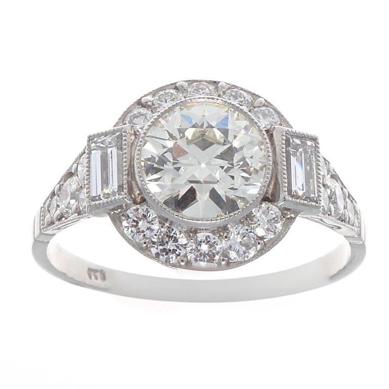 Art Deco Style 1.04 Carat Diamond Platinum Engagement Ring In New Condition In Beverly Hills, CA