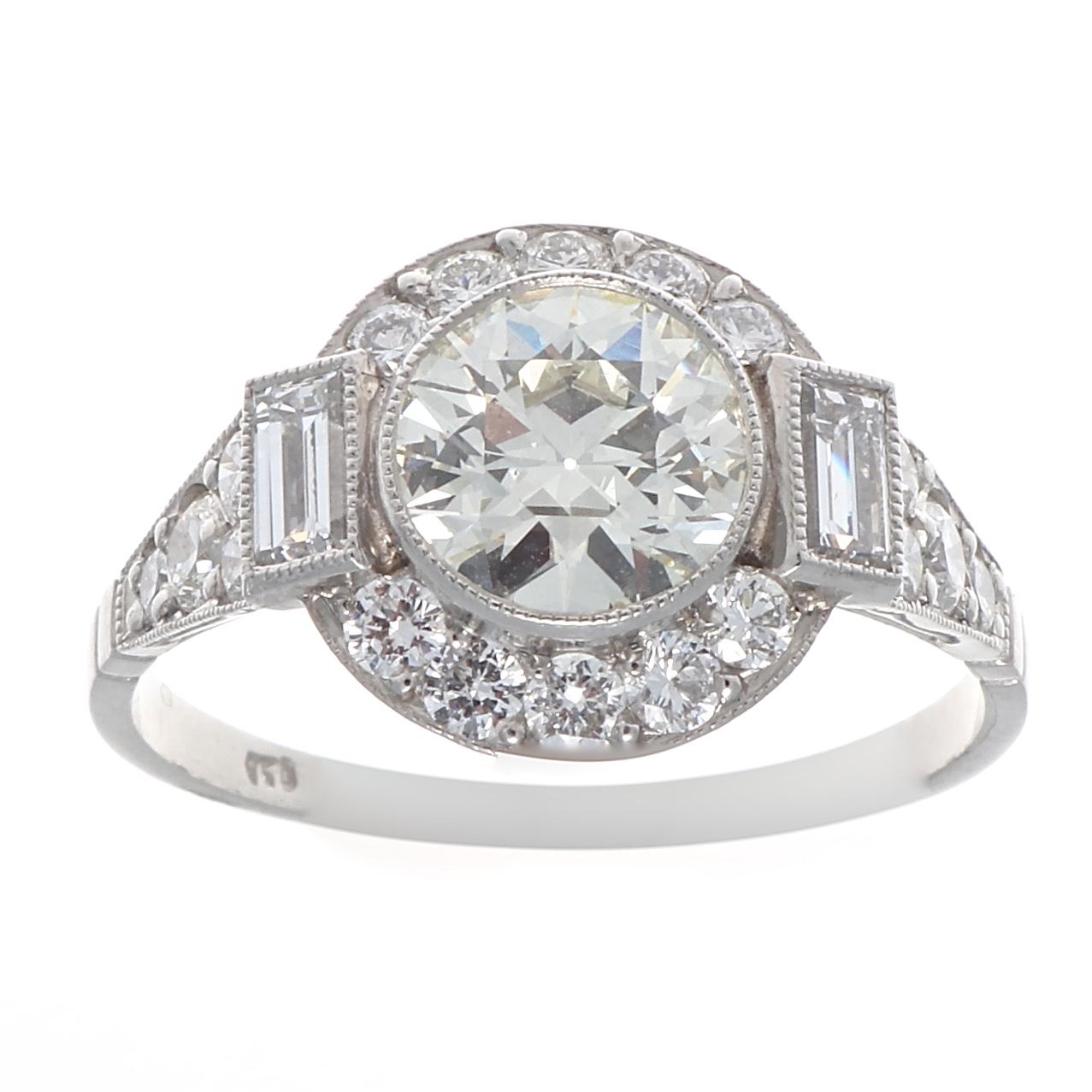 Art Deco Style 1.04 Carat Diamond Platinum Engagement Ring