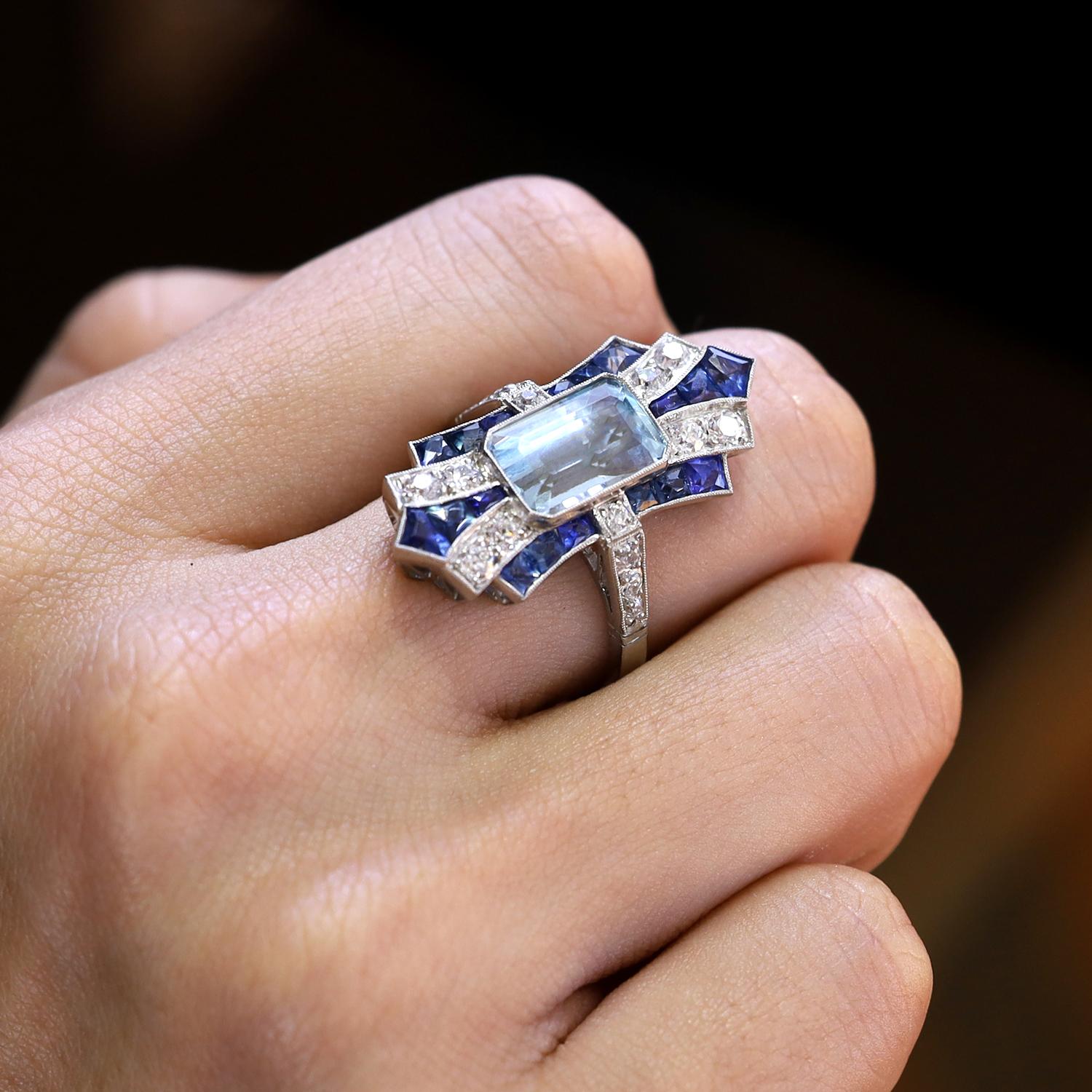 Anillo de Cóctel Art Decó Revival Escudo Alargado Zafiro Aguamarina 3 Quilates en Bueno estado para la venta en Santa Barbara, CA