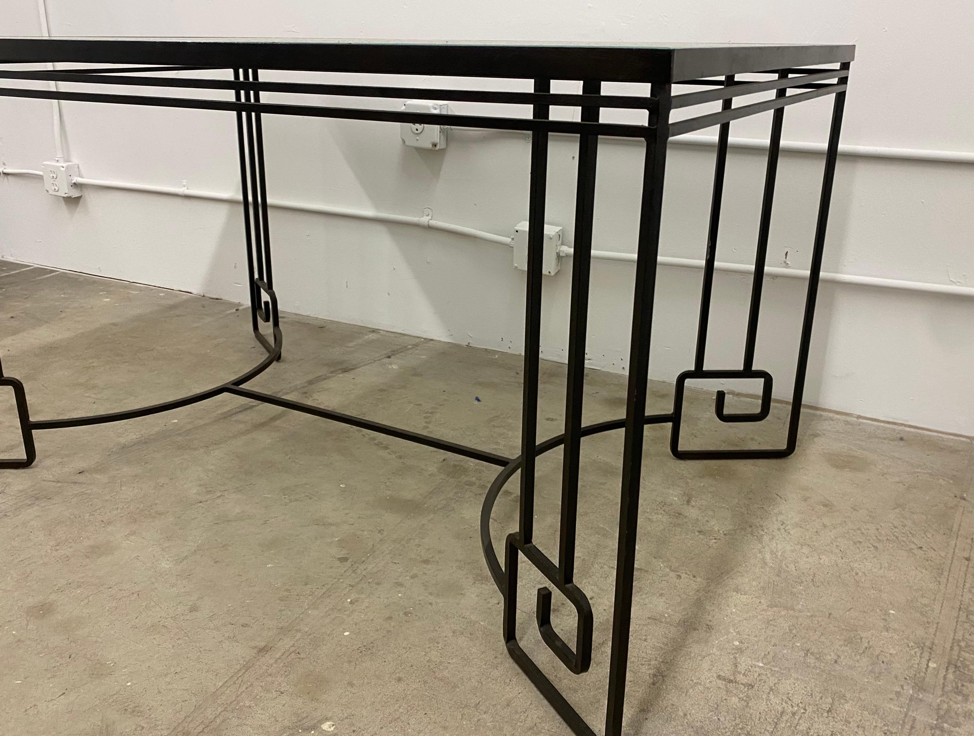 Schmiedeeiserner Tisch und Stühle im Art-Deco-Stil von Marina McDonald (Ende des 20. Jahrhunderts) im Angebot