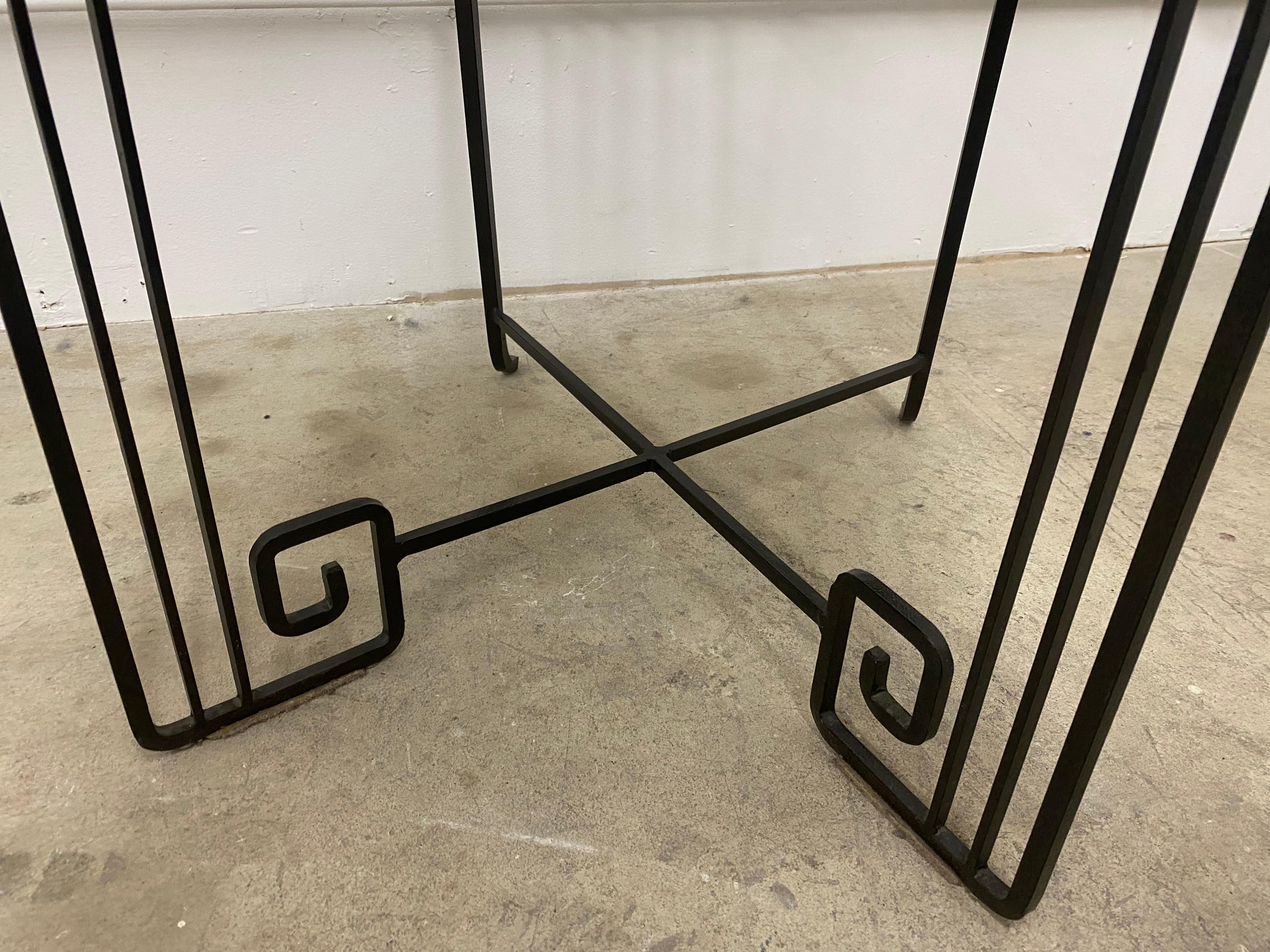 Schmiedeeiserner Tisch und Stühle im Art-Deco-Stil von Marina McDonald im Angebot 3