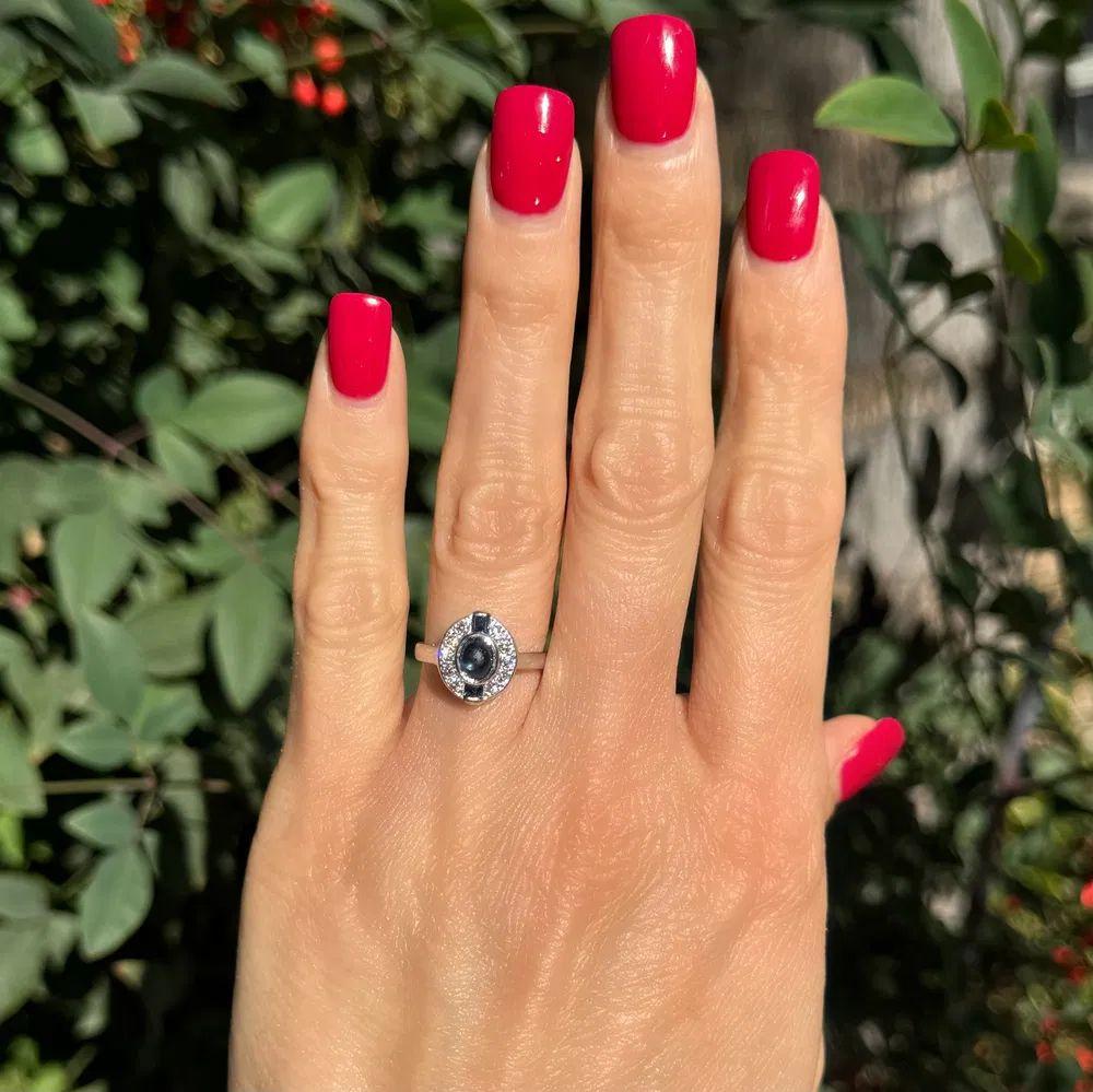 Mixed Cut Art Deco Revival Blue Sapphire and Diamond Gold Solitaire Cocktail Ring For Sale
