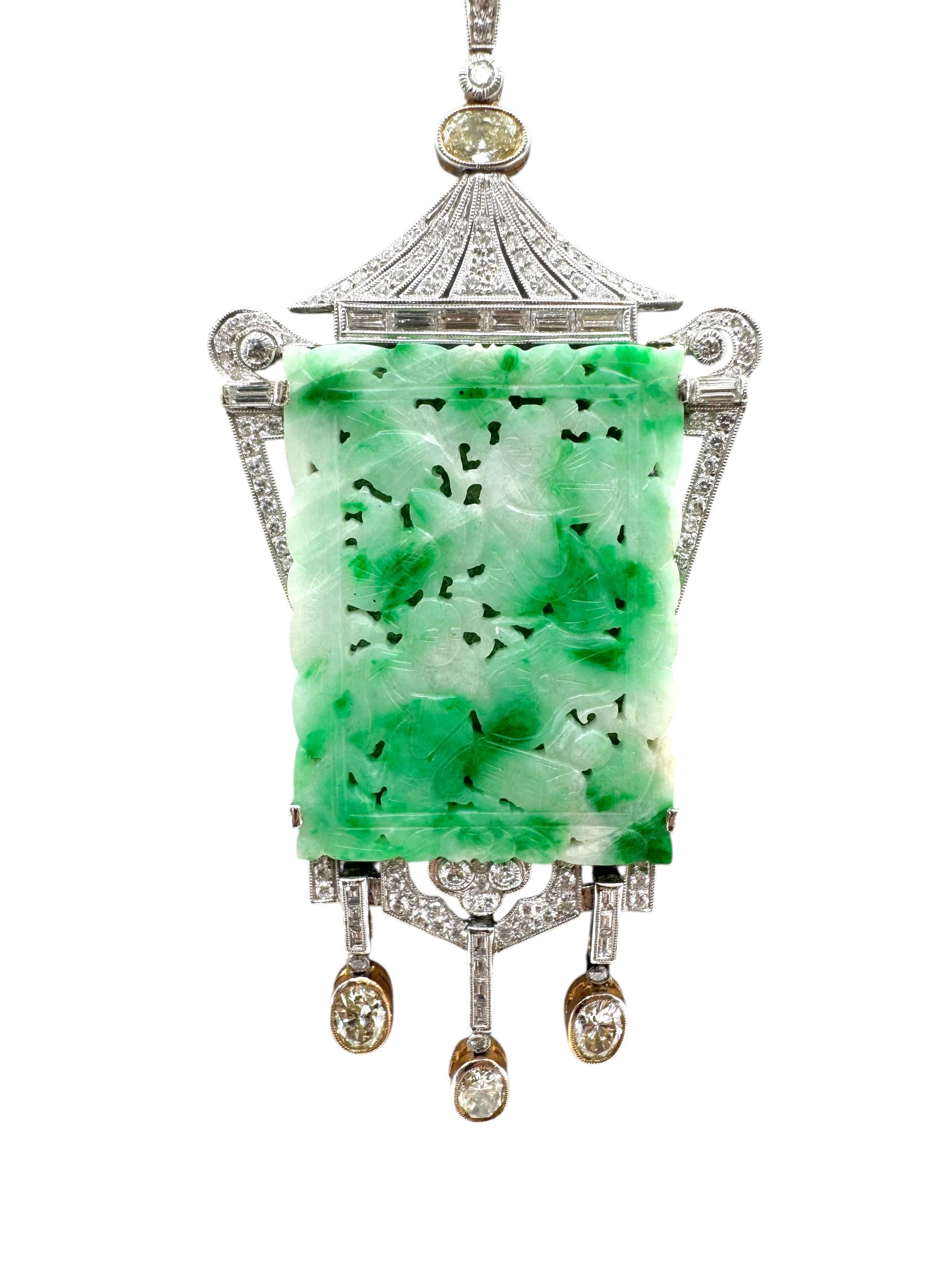 Art Deco Revival Carved Jade and Diamond Lantern Necklace in 18K White Gold en venta 2