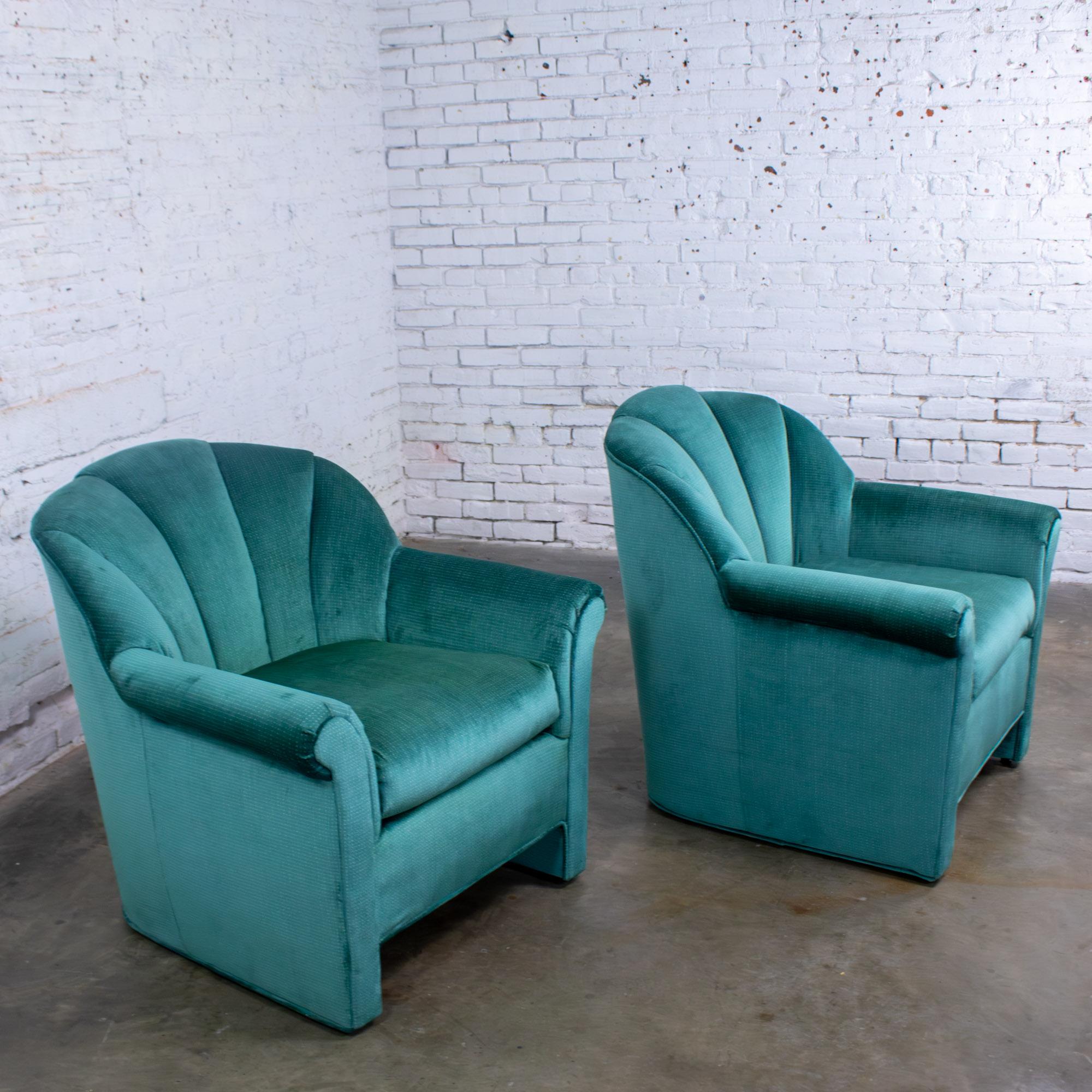 Sedie Club con schienale a ventaglio in stile Art Deco Revival con tessuto in ciniglia di vitello a coppia in vendita 2