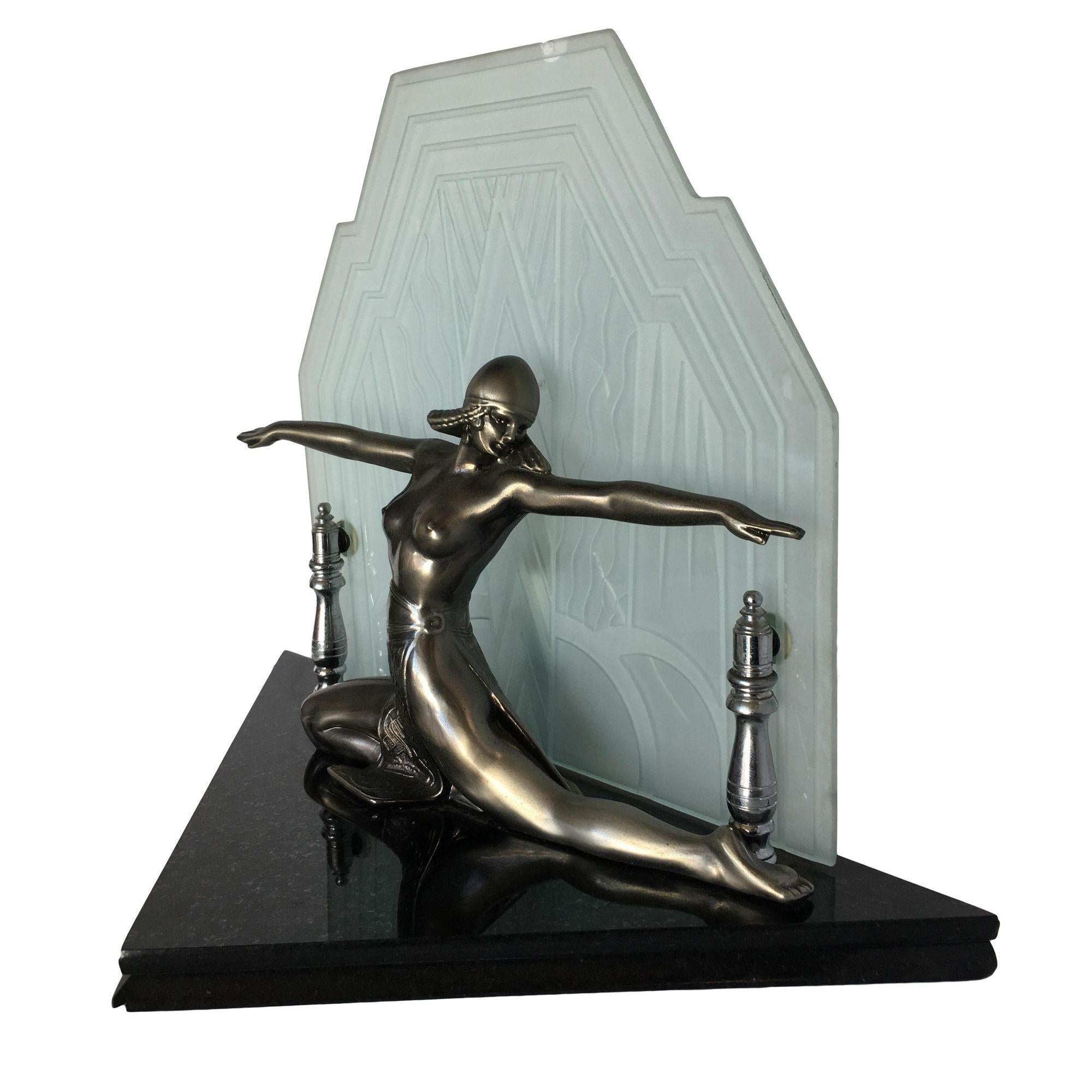 Art Deco Revival Chrome Art Deco Cleopatra Lamp with Etched Glass Shade In Excellent Condition For Sale In Van Nuys, CA
