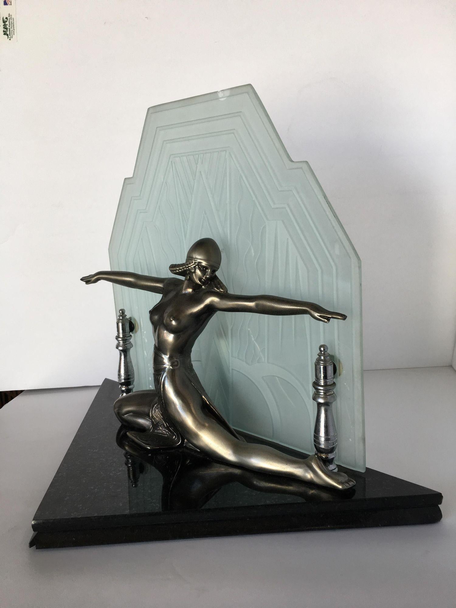 Late 20th Century Art Deco Revival Chrome Art Deco Cleopatra Lamp with Etched Glass Shade For Sale