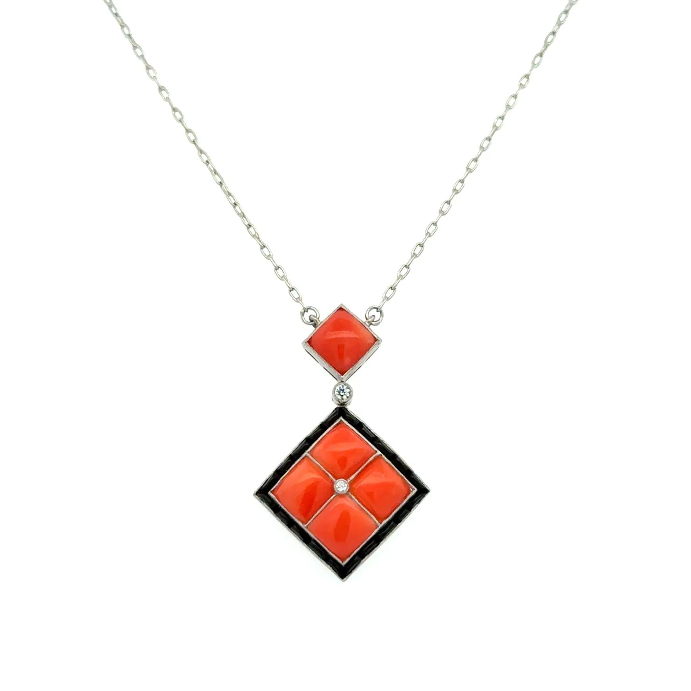 Art Deco Revival Koralle Onyx und Diamant Vintage Platin Mosaik Anhänger Halskette (Modernistisch) im Angebot