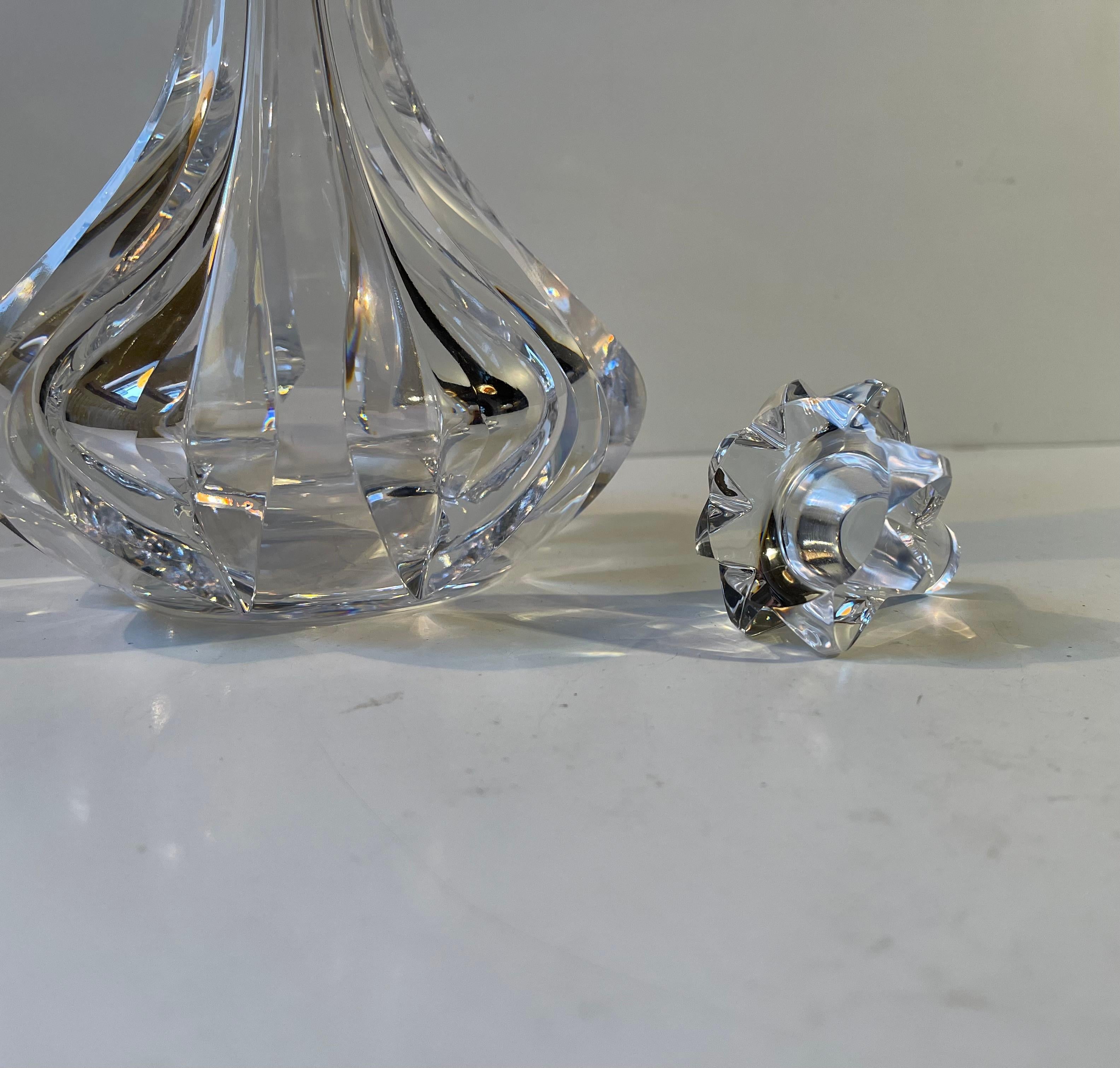 Svedese Decanter di cristallo Art Deco Revival di Orrefors Sweden, firmato in vendita