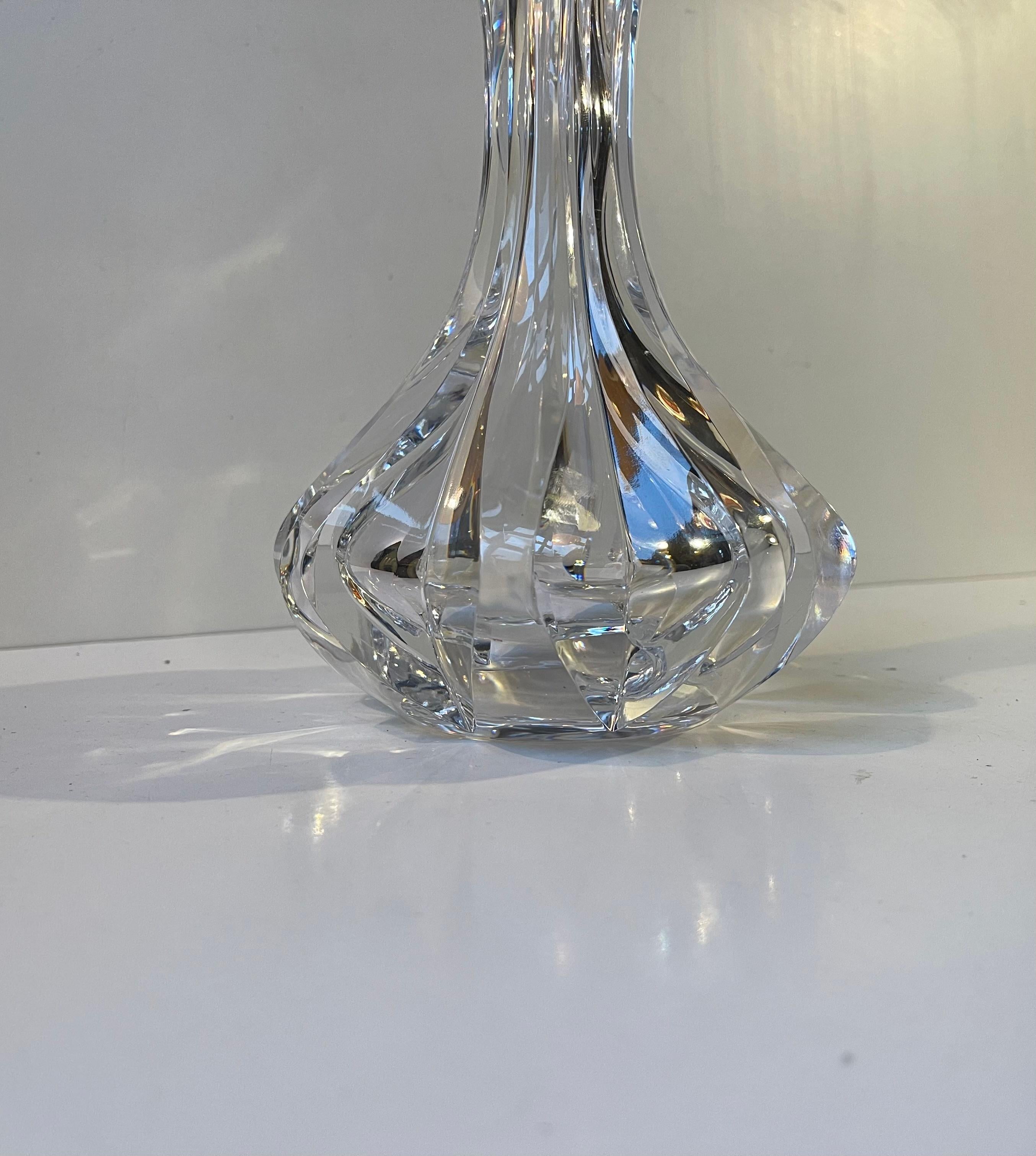 XX secolo Decanter di cristallo Art Deco Revival di Orrefors Sweden, firmato in vendita