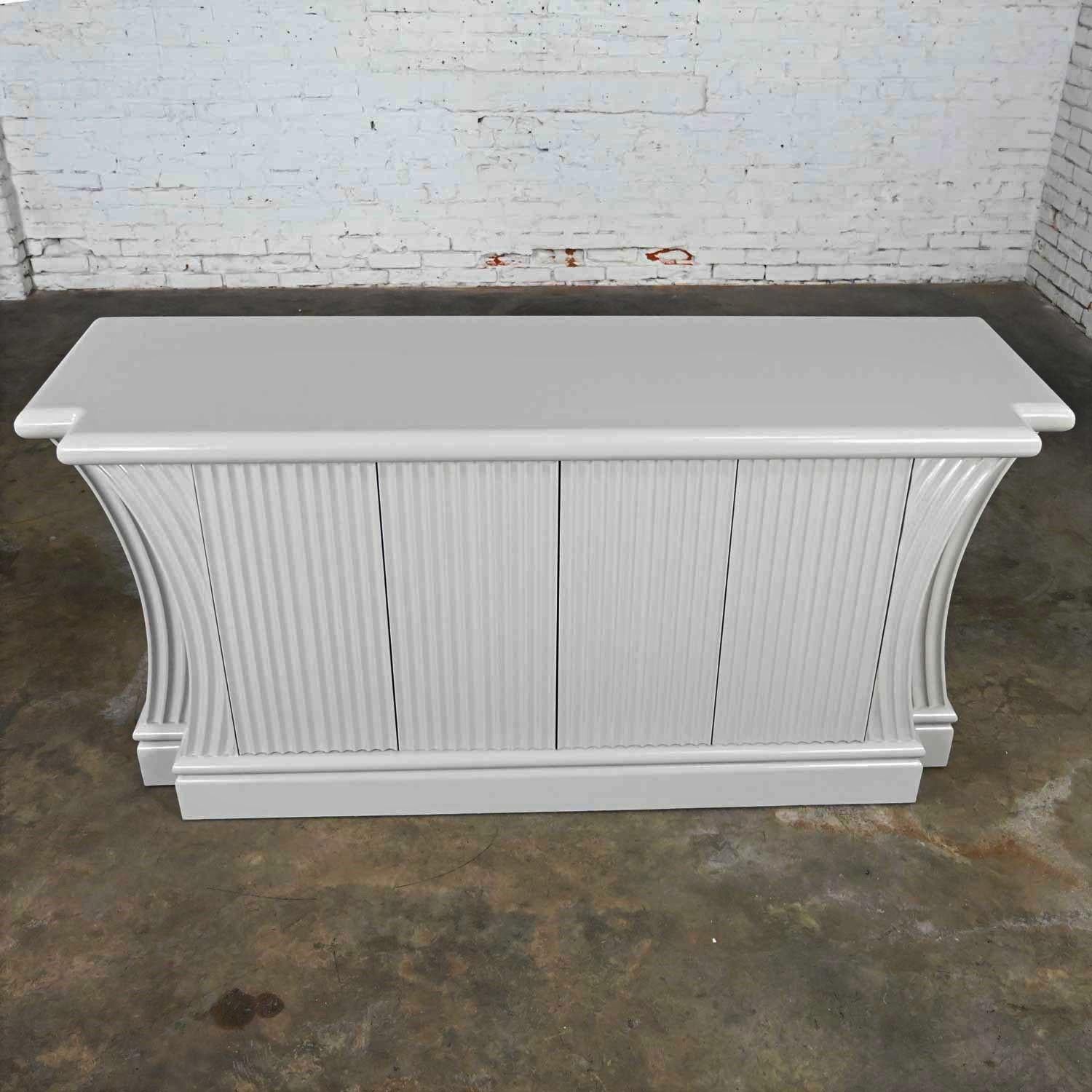 Art Deco Revival Custom Fluted Off White-Oyster Gray Console Cabinet Buffet In Good Condition In Topeka, KS